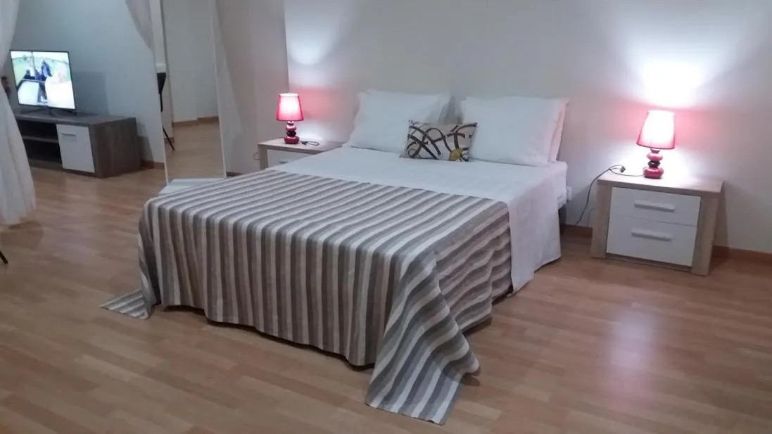 Bedroom, Bed in Casa Claudia - Pool and Wifi