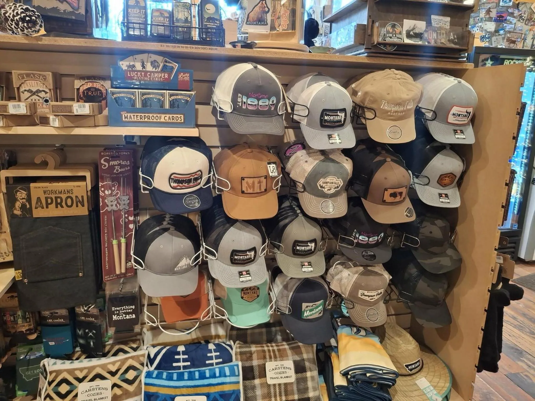 Shopping Area in Riverfront Motel & Cabins