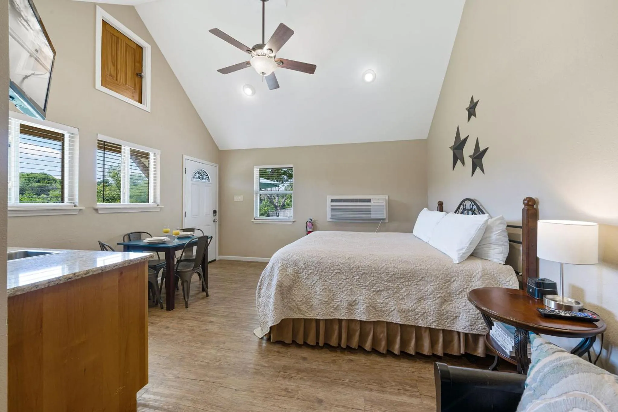 Bed in Blanco Riverside Cottages