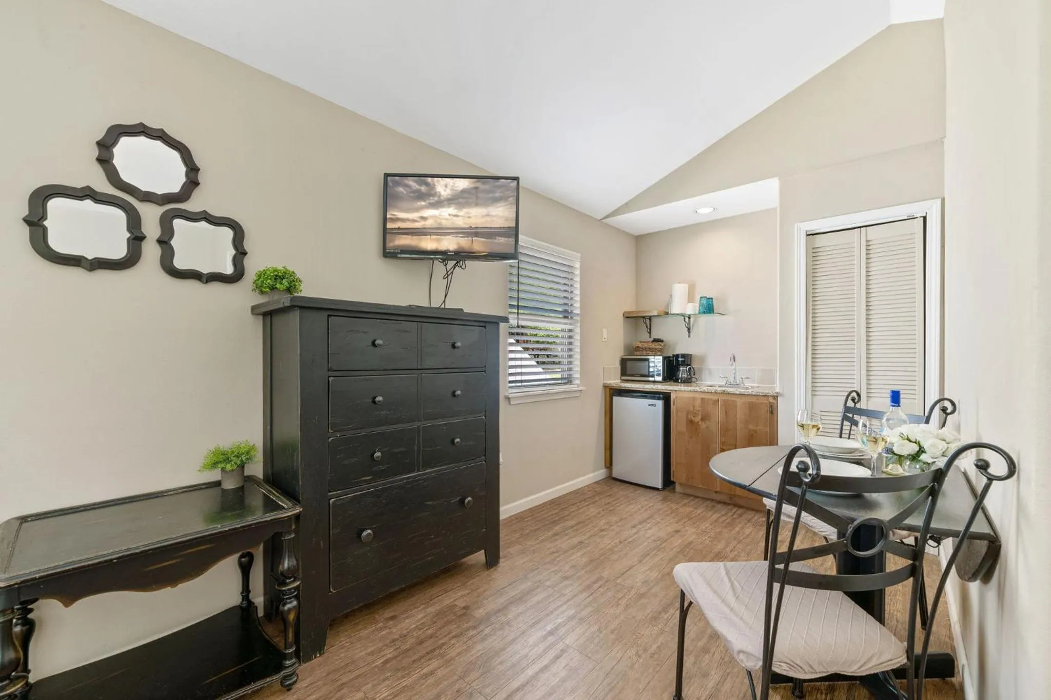 Kitchen or kitchenette in Blanco Riverside Cottages