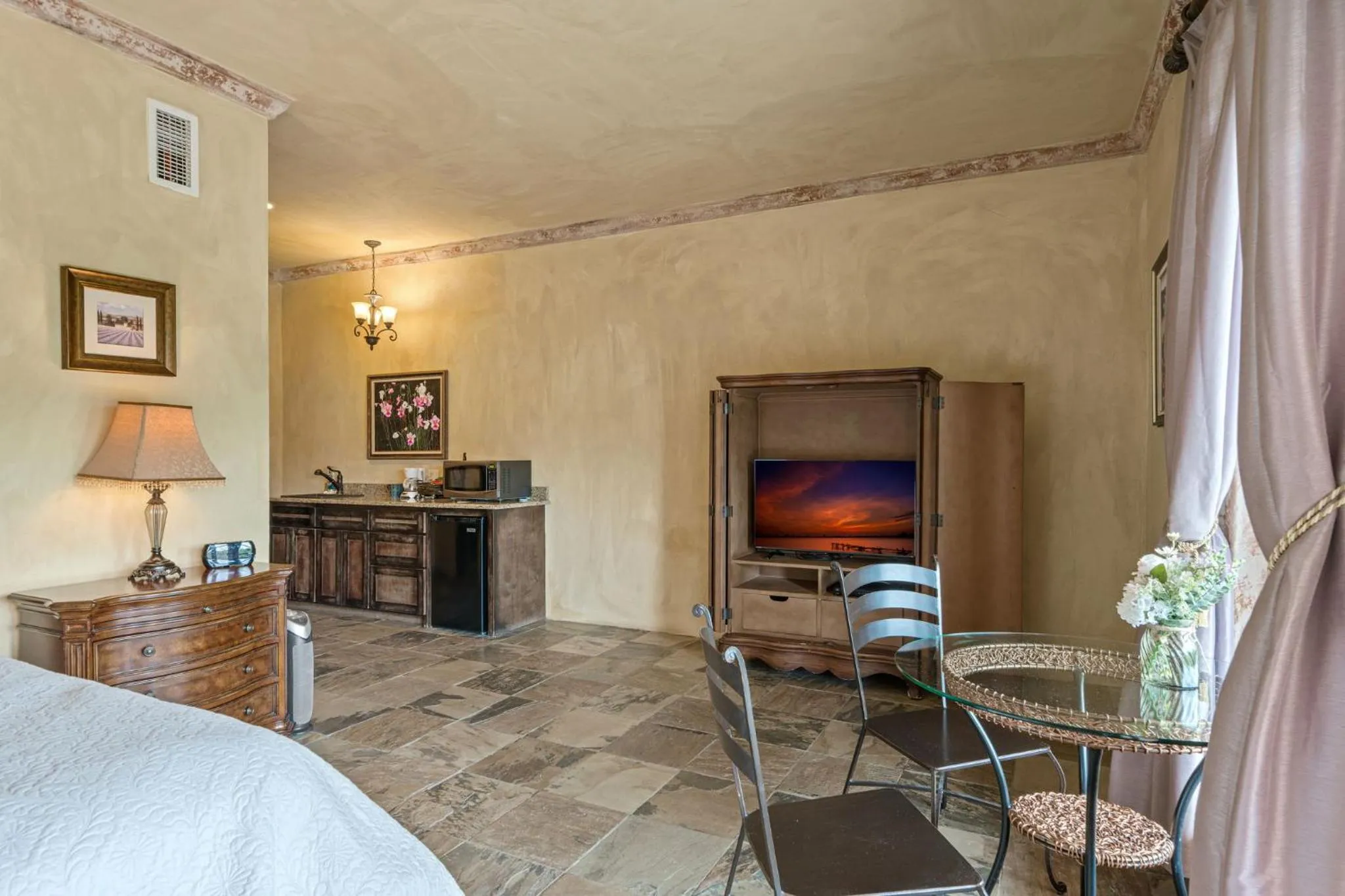 Blanco Riverside Cottages