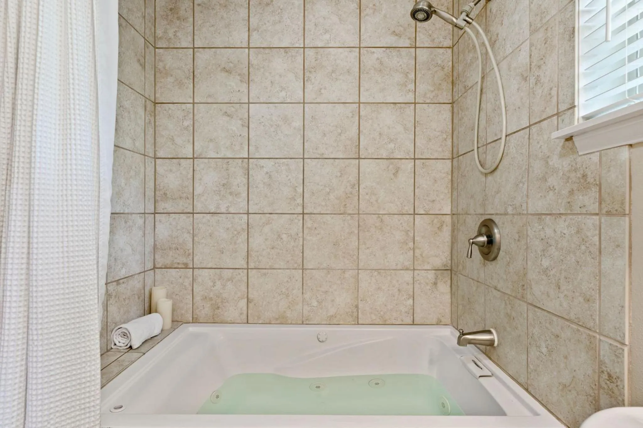 Bathroom in Blanco Riverside Cottages