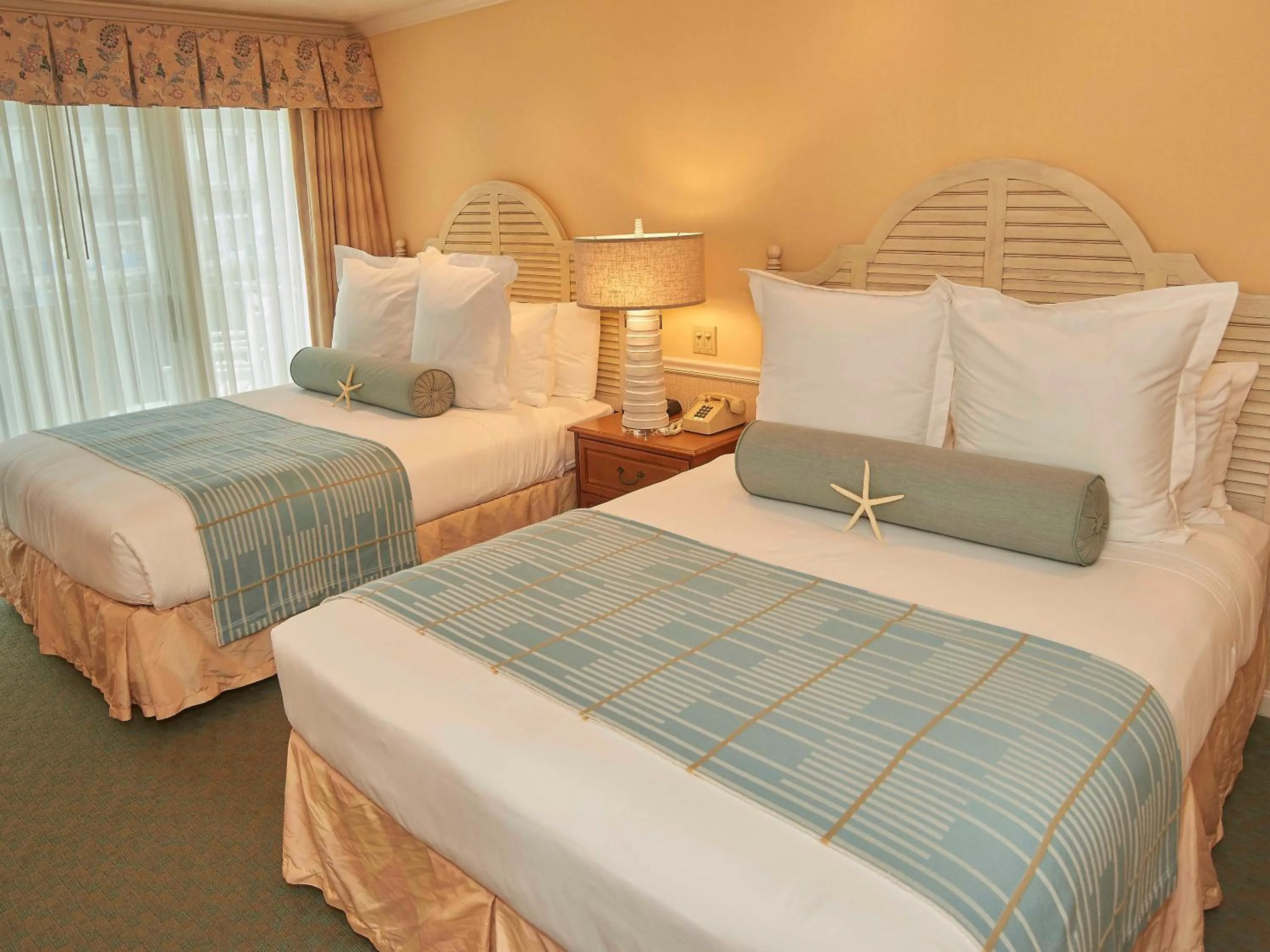 Bed in Anchor In Hotel - Hyannis, MA