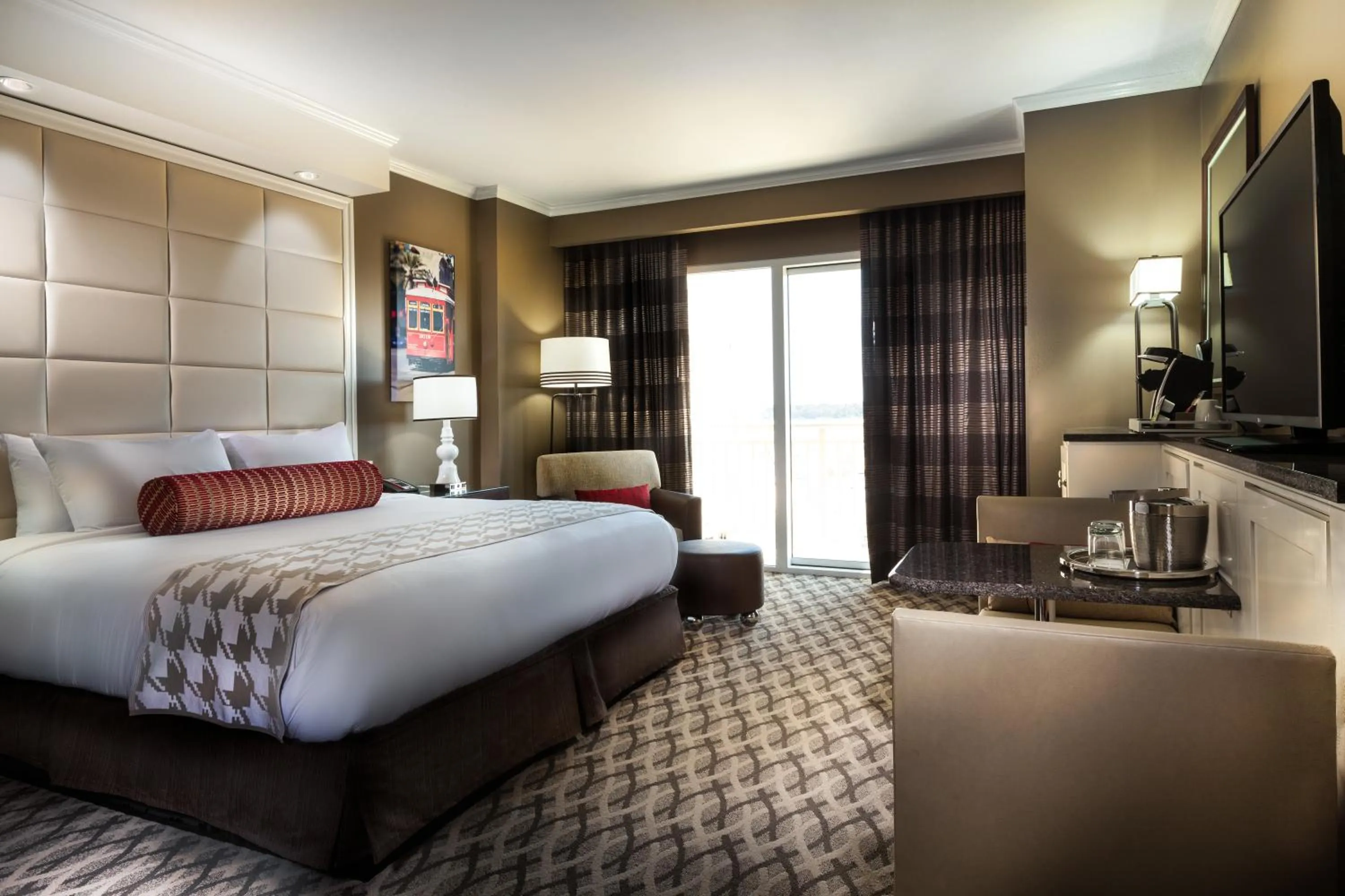 Bedroom, Bed in Golden Nugget Lake Charles