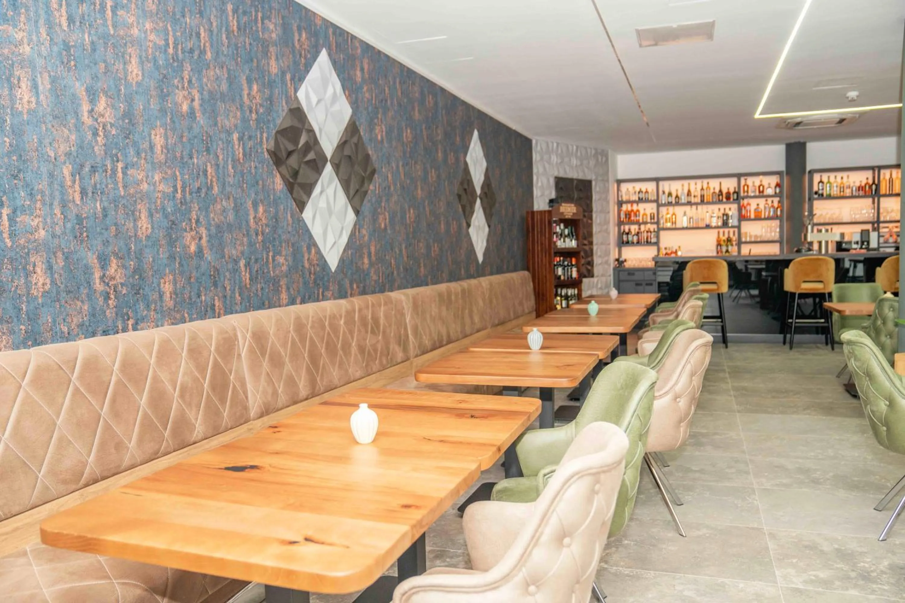 Restaurant/places to eat in Central Hotel & Lounge Adult Only