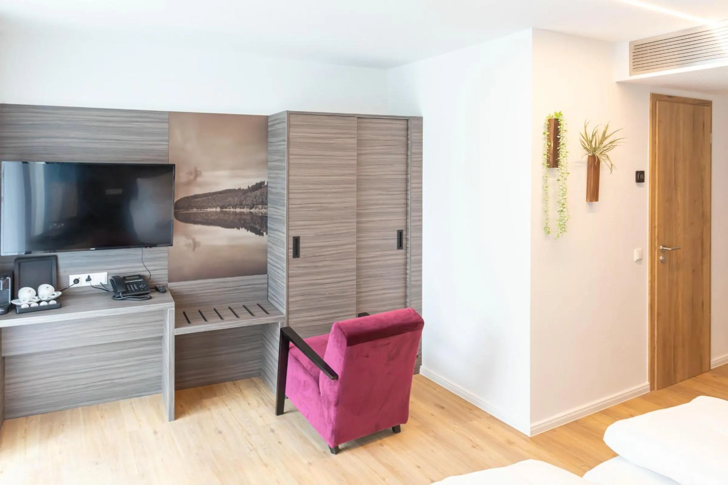 Seating area, Bed in Central Hotel & Lounge Adult Only