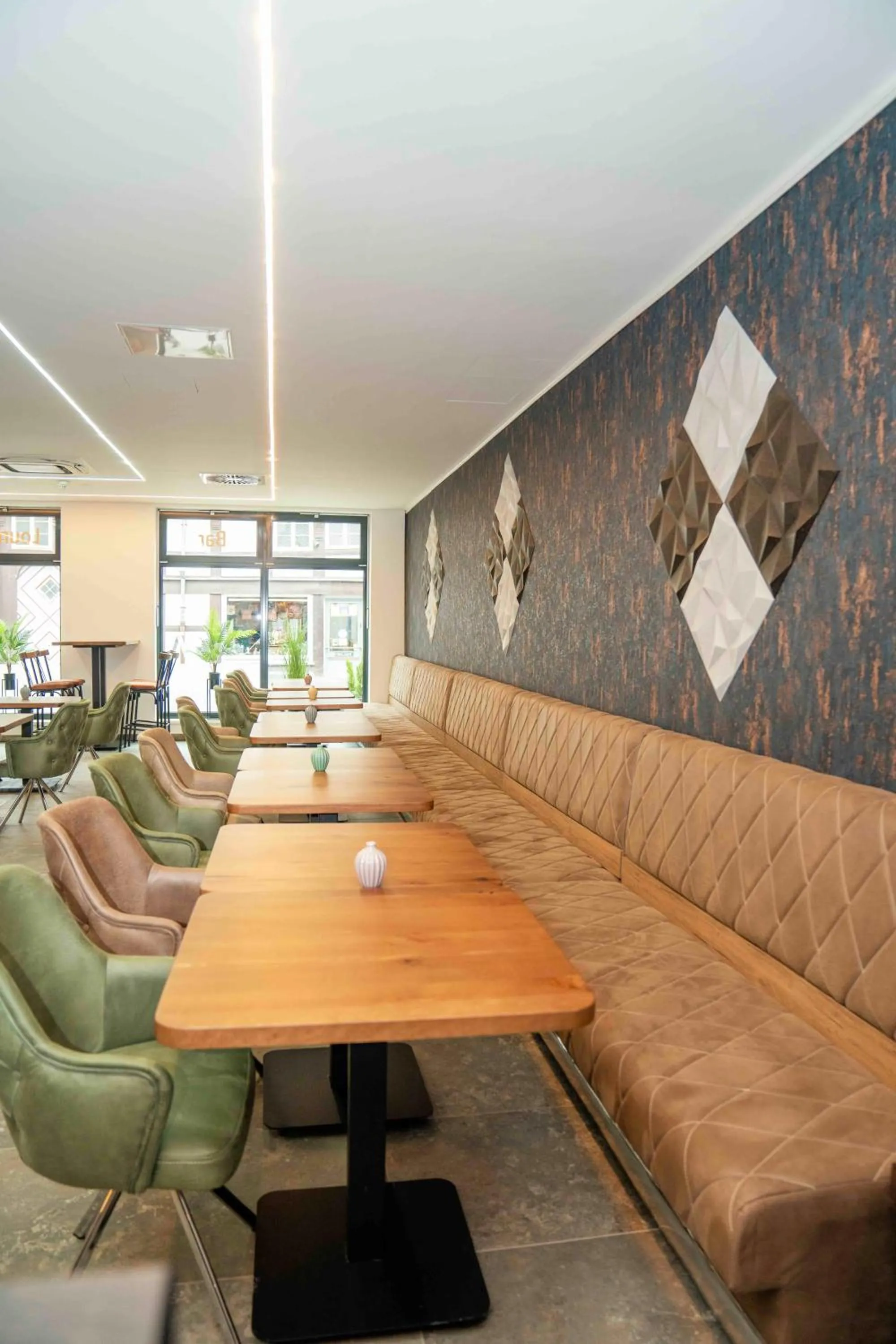 Restaurant/places to eat in Central Hotel & Lounge Adult Only