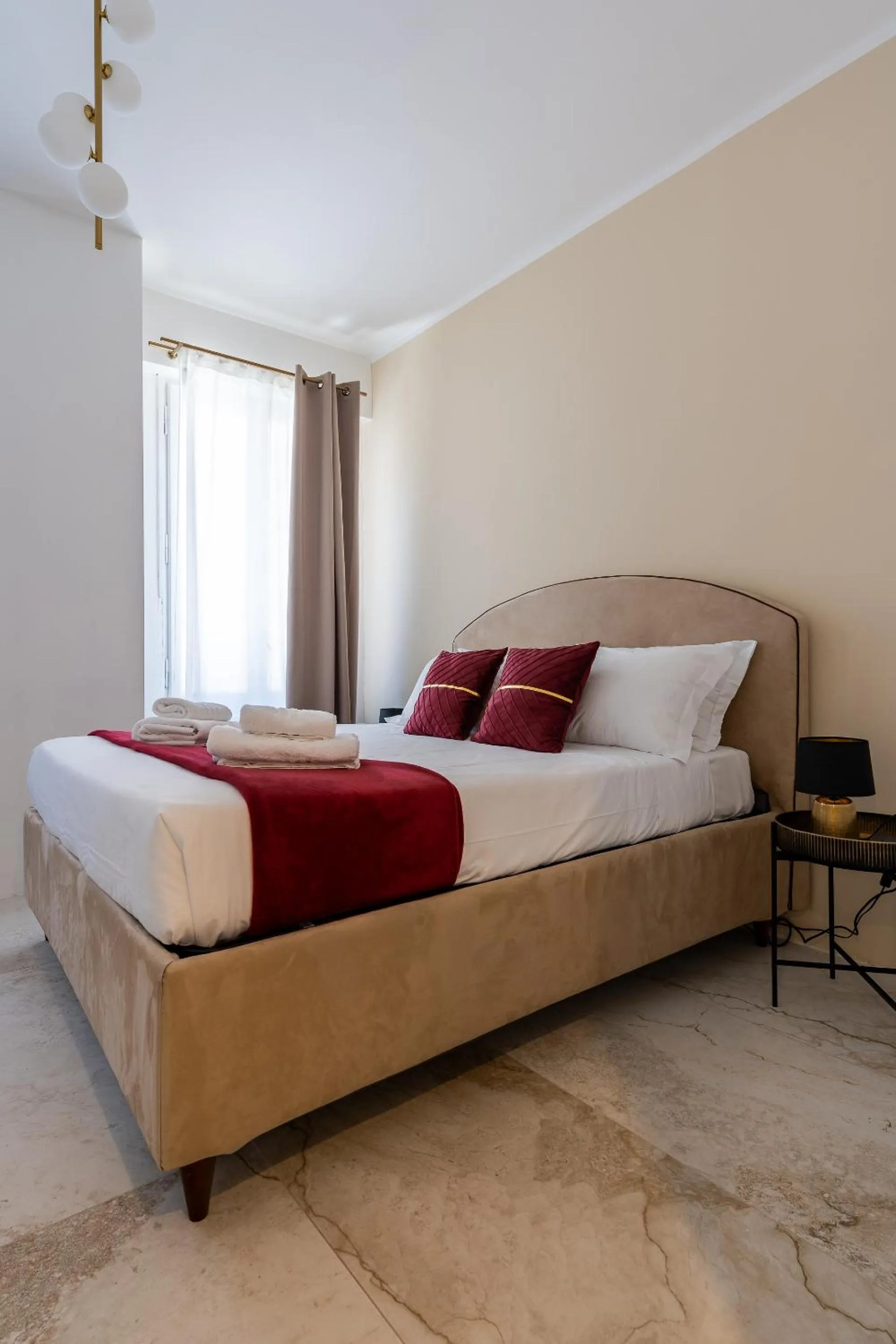 Bed in Decimo Meridio- At Spanish Steps-