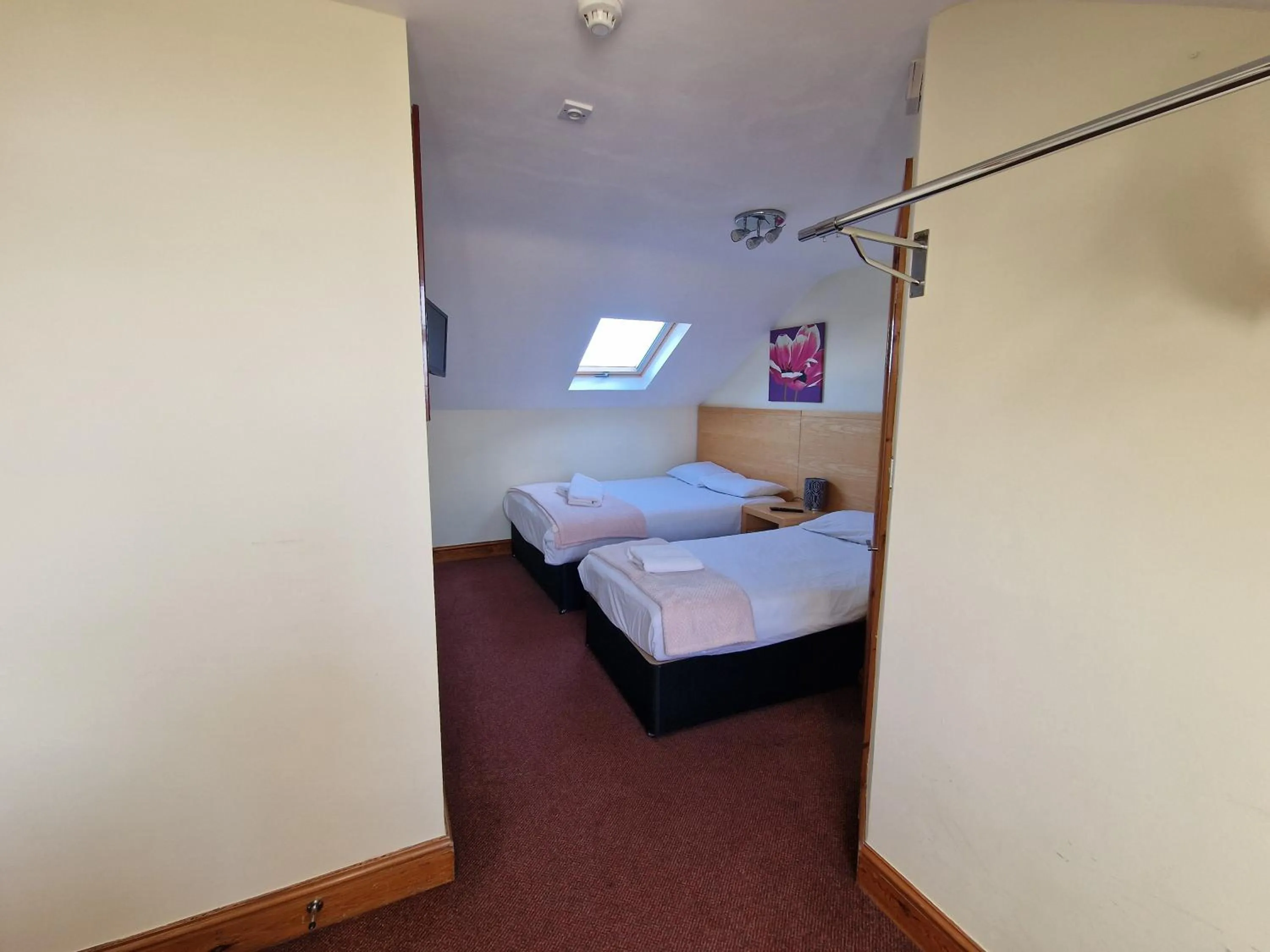 Photo of the whole room, Bed in Hotel 65