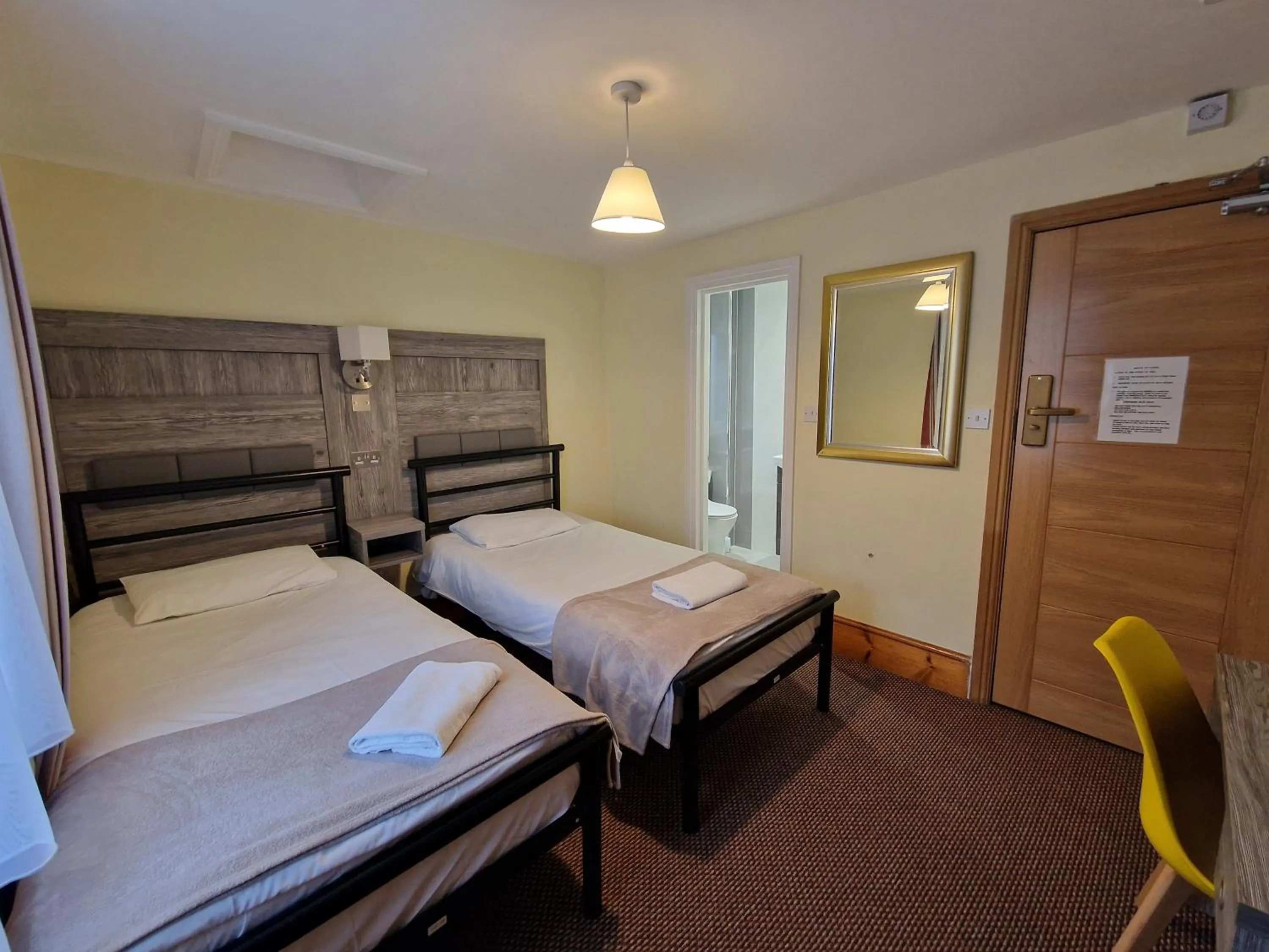 Photo of the whole room, Bed in Hotel 65