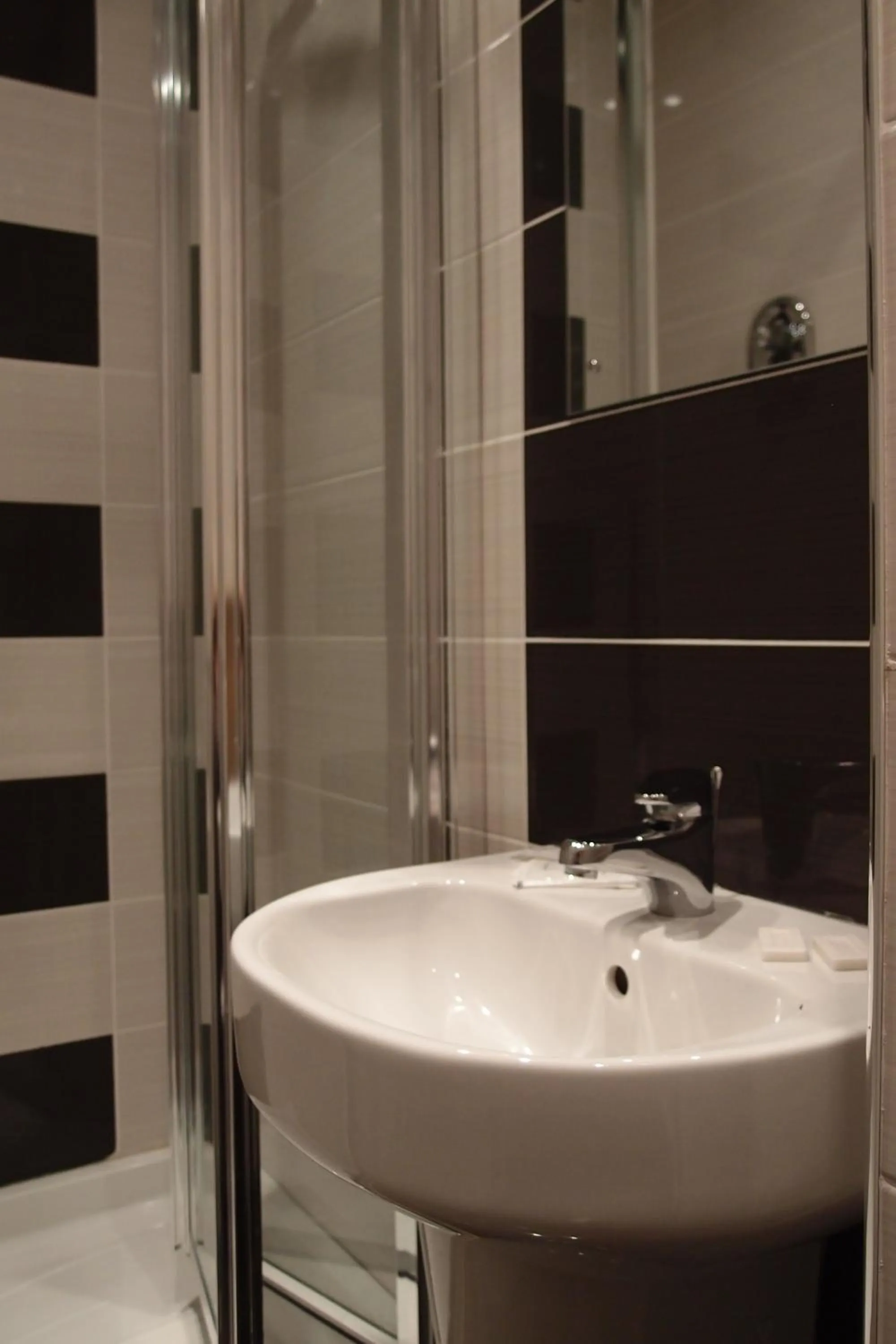 Single Room in Hotel 65