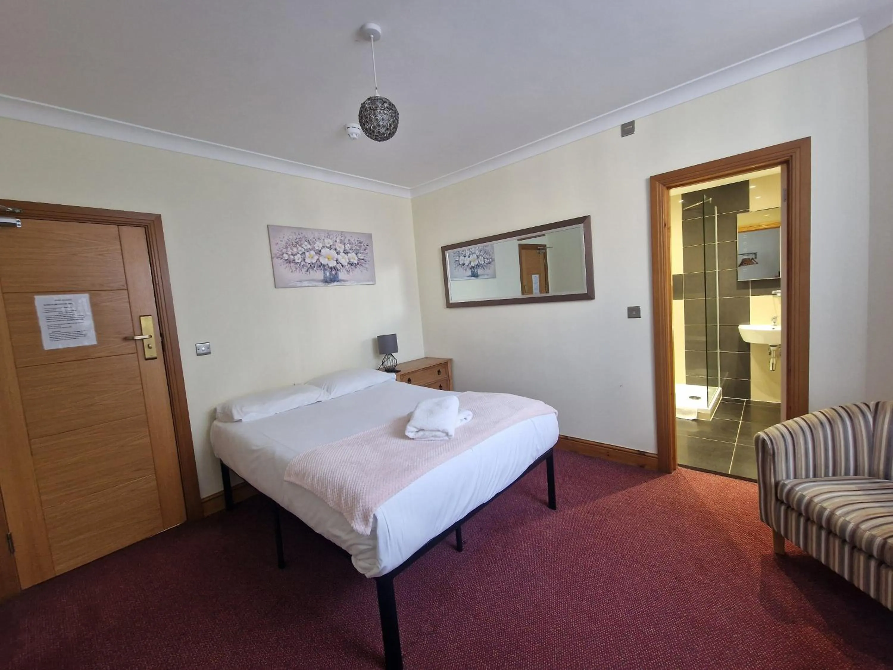 Photo of the whole room, Bed in Hotel 65