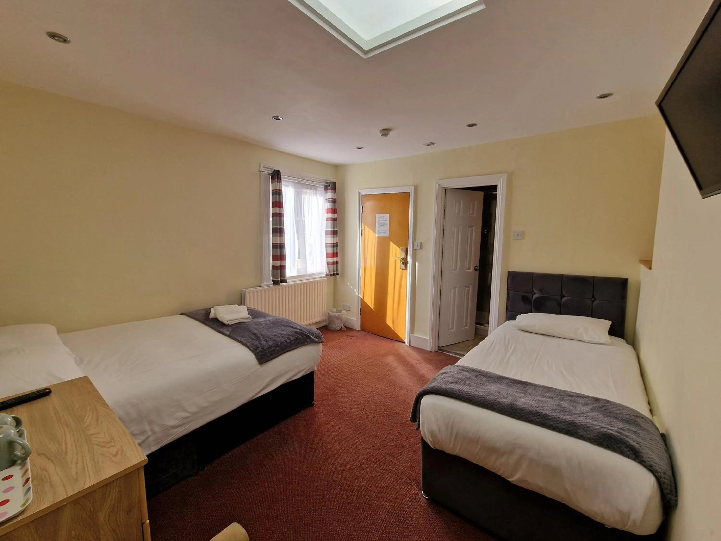 Photo of the whole room, Bed in Hotel 65