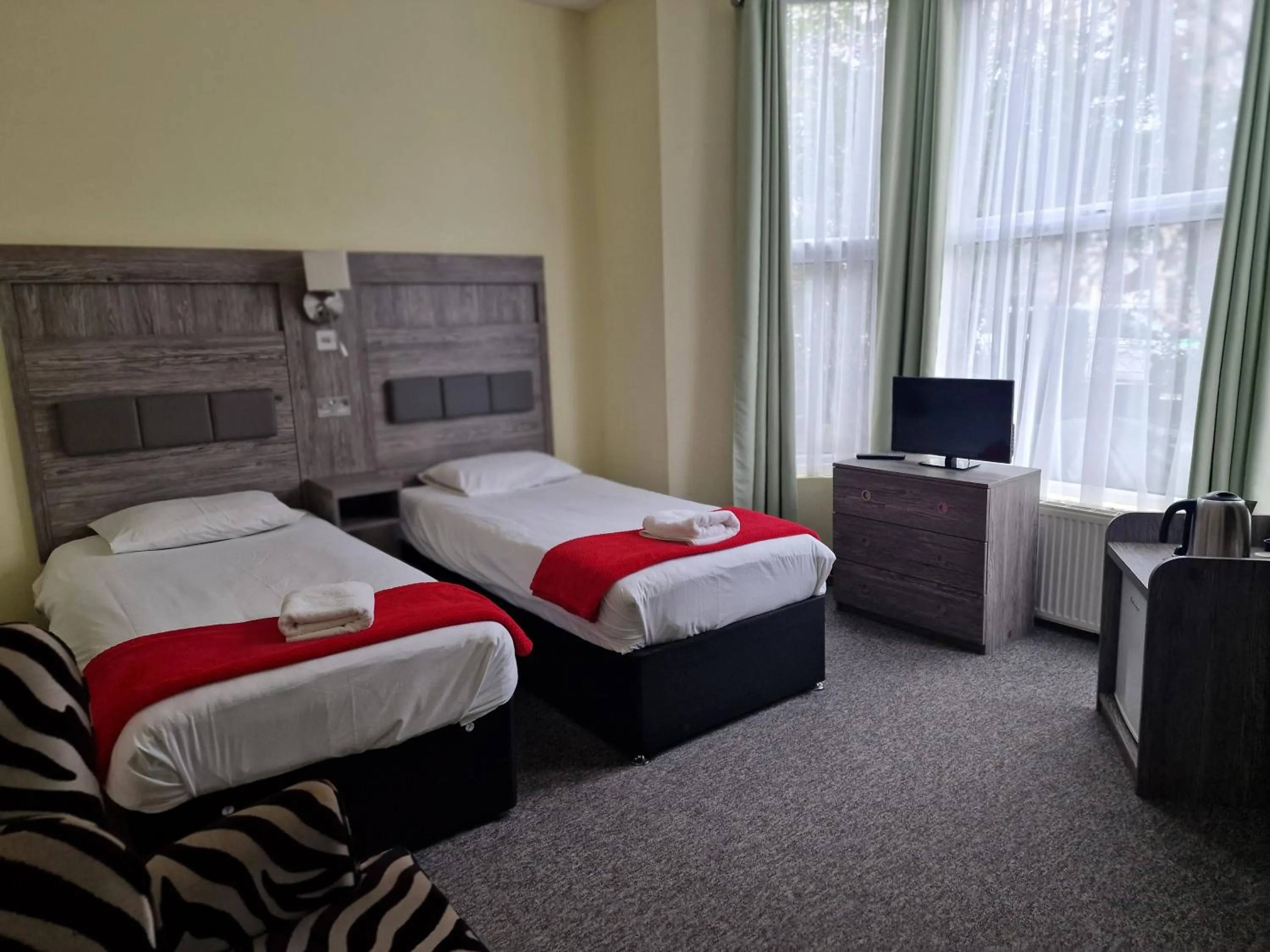 Photo of the whole room, Bed in Hotel 65