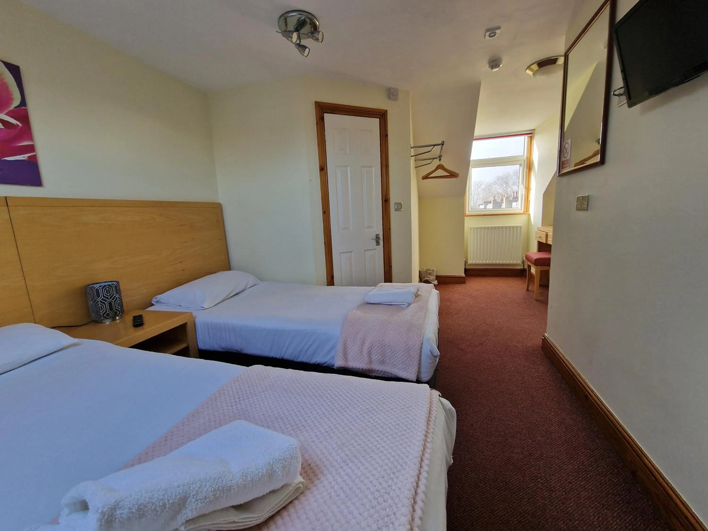 Photo of the whole room, Bed in Hotel 65