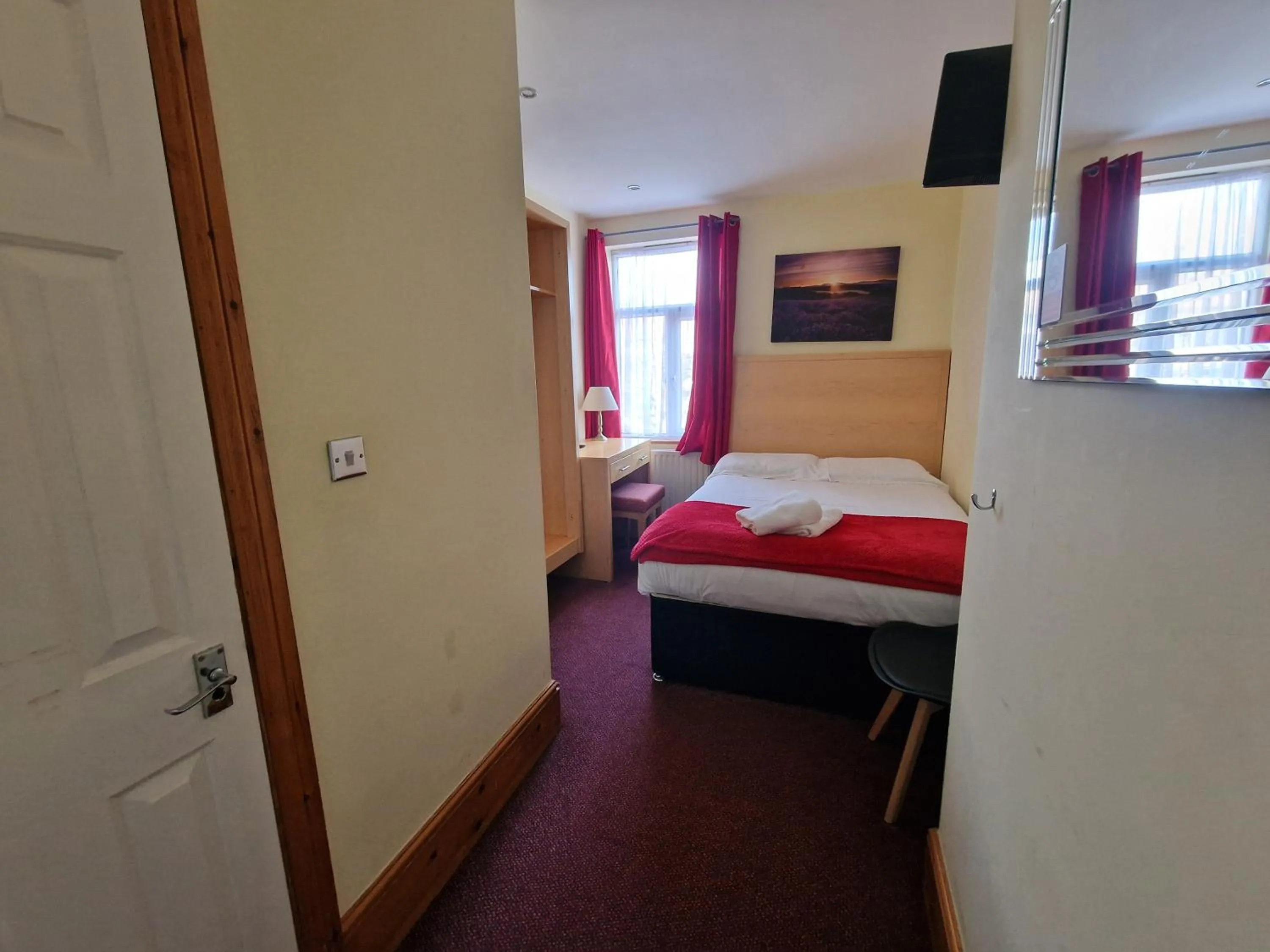 Photo of the whole room, Bed in Hotel 65