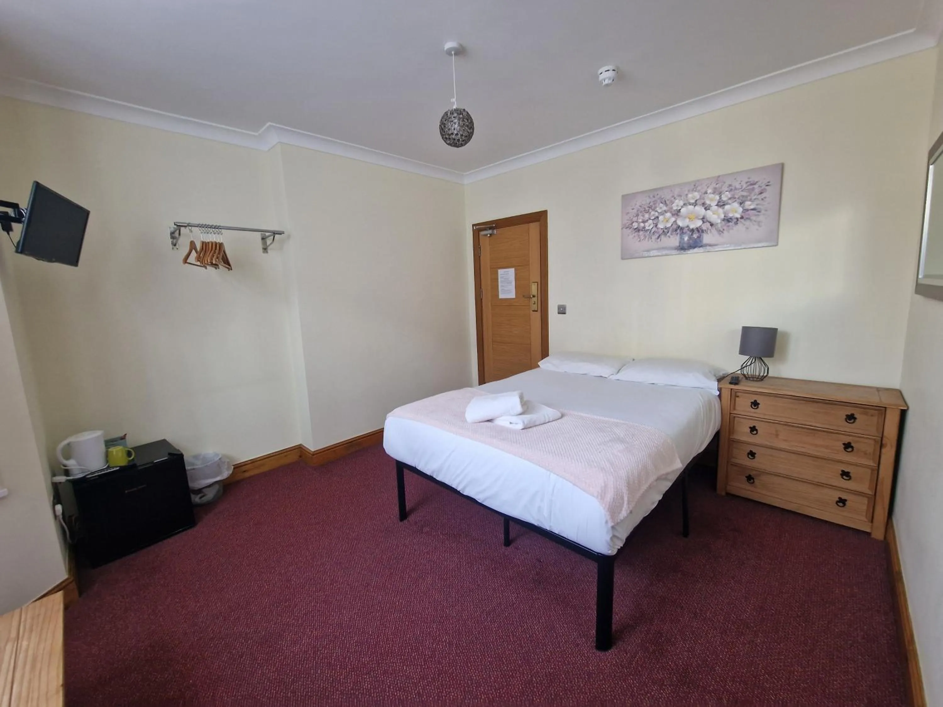 Photo of the whole room, Bed in Hotel 65