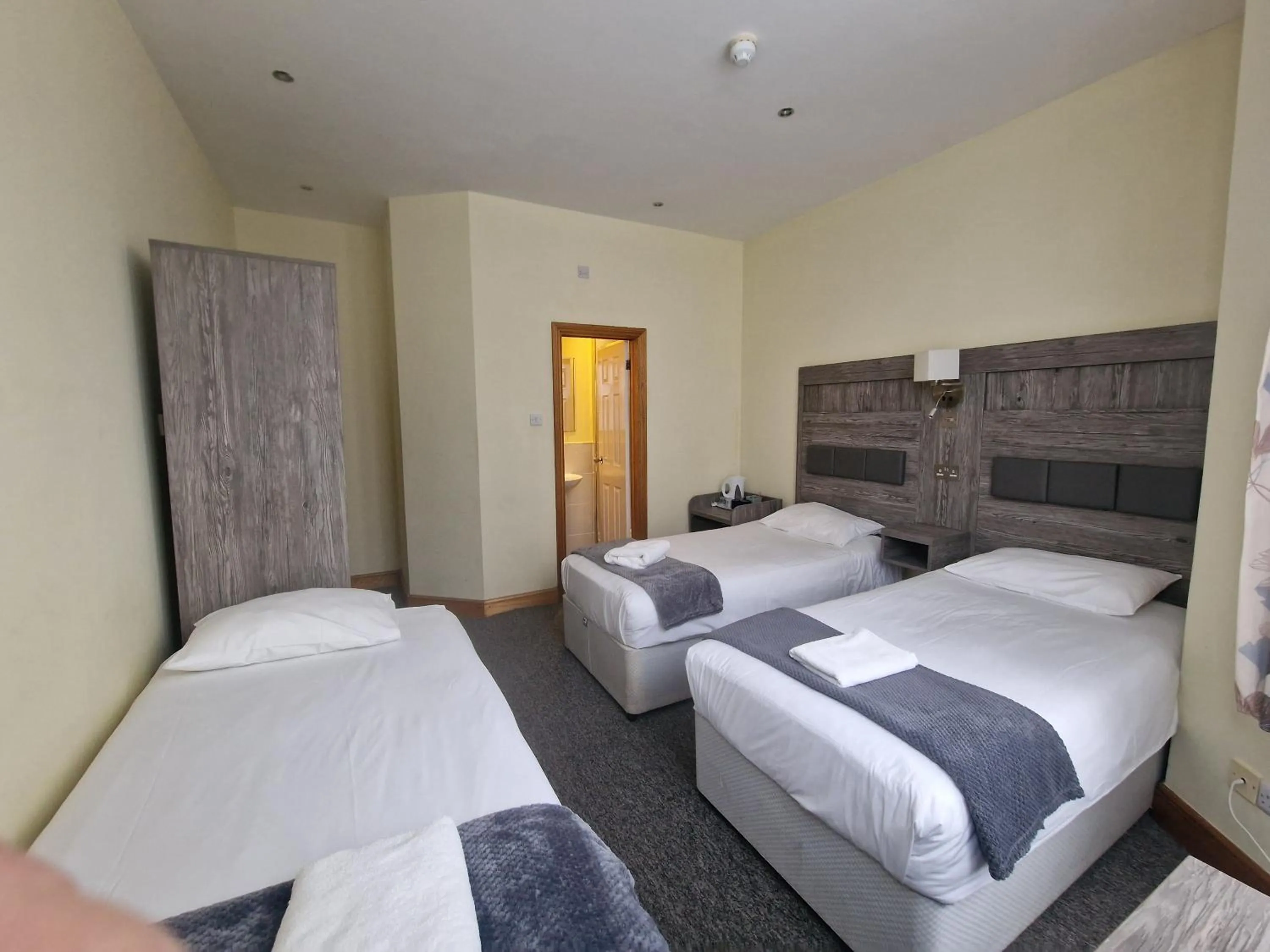 Photo of the whole room, Bed in Hotel 65