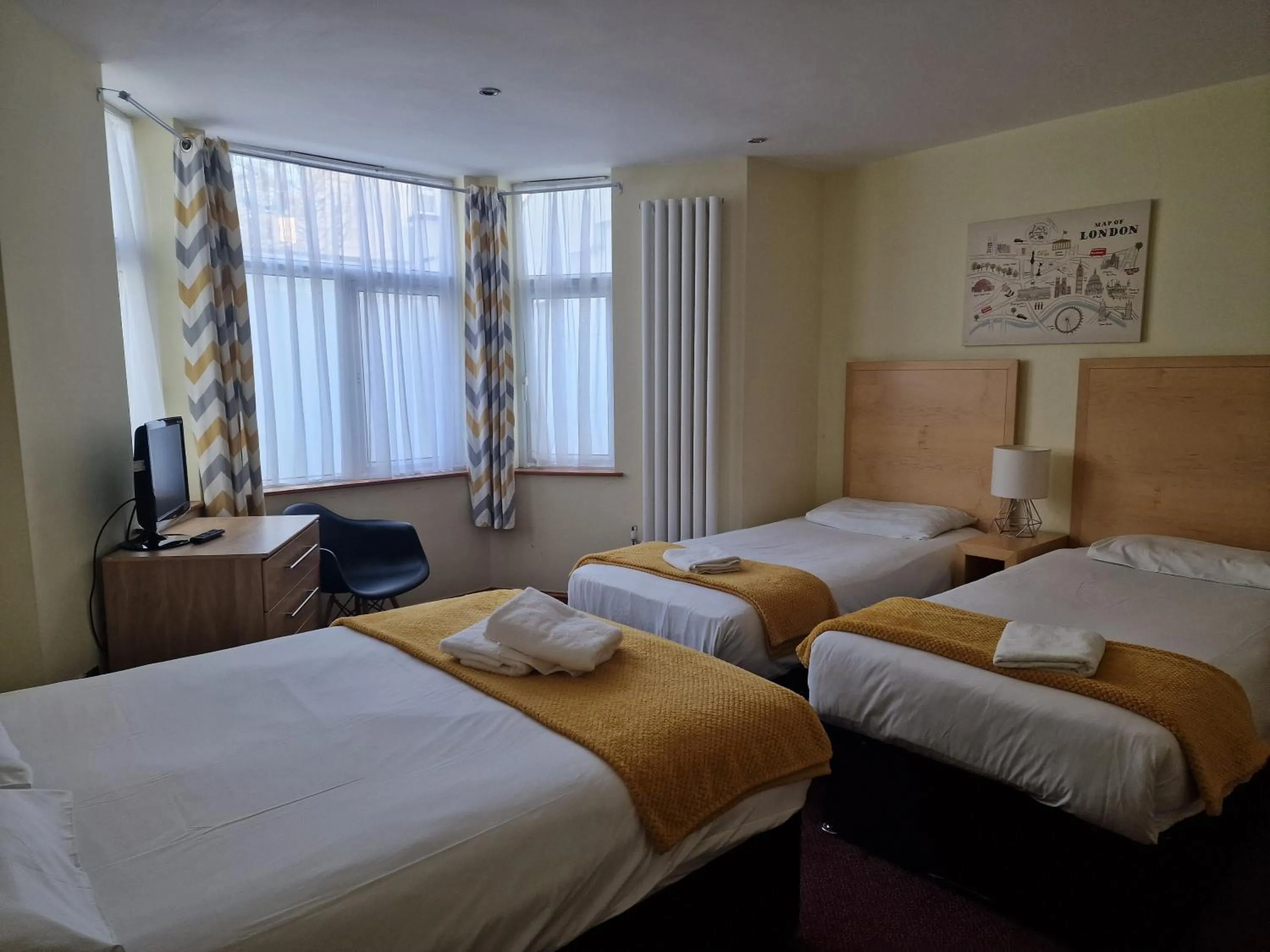 Photo of the whole room, Bed in Hotel 65