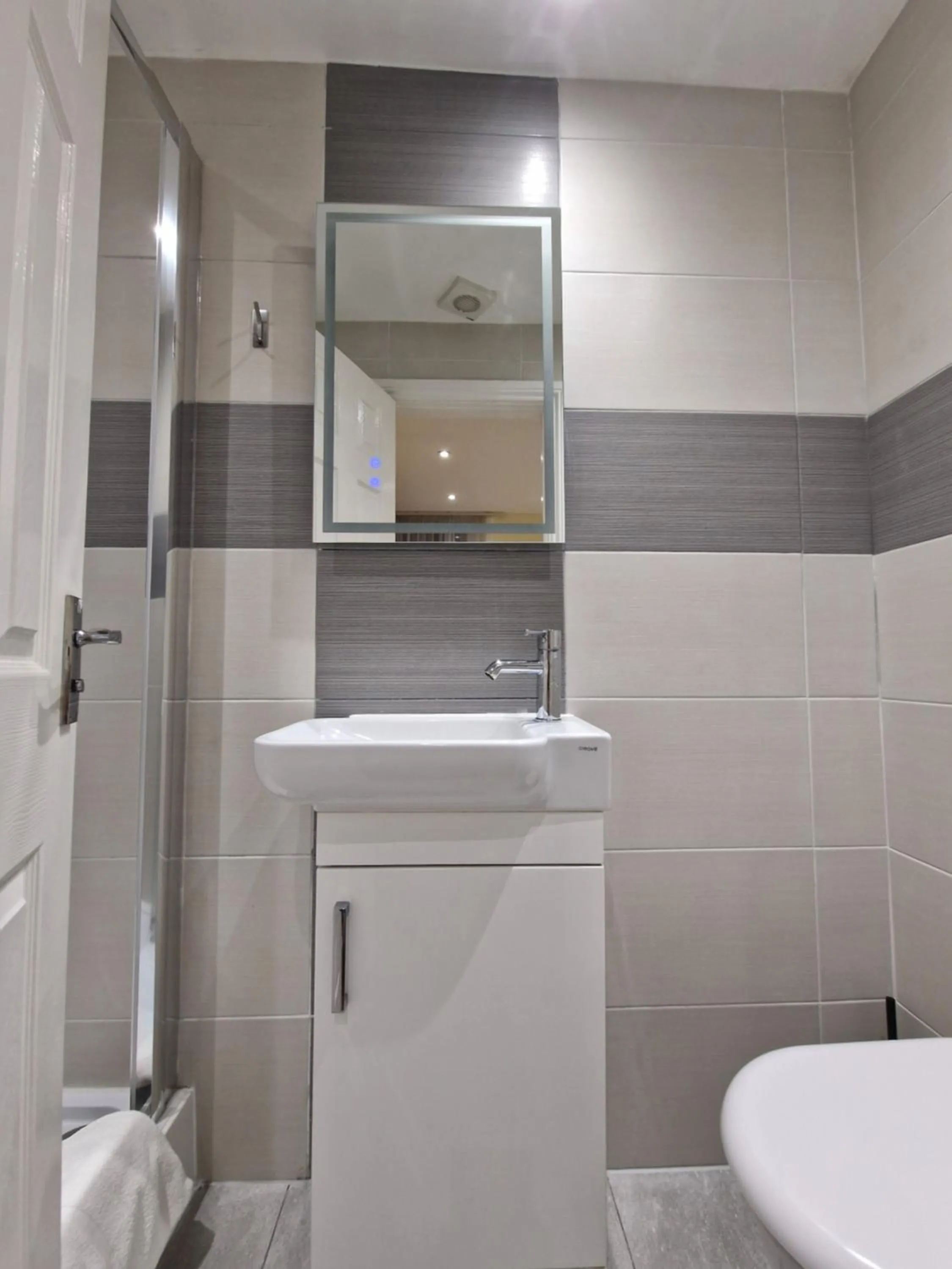 Bathroom in Hotel 65