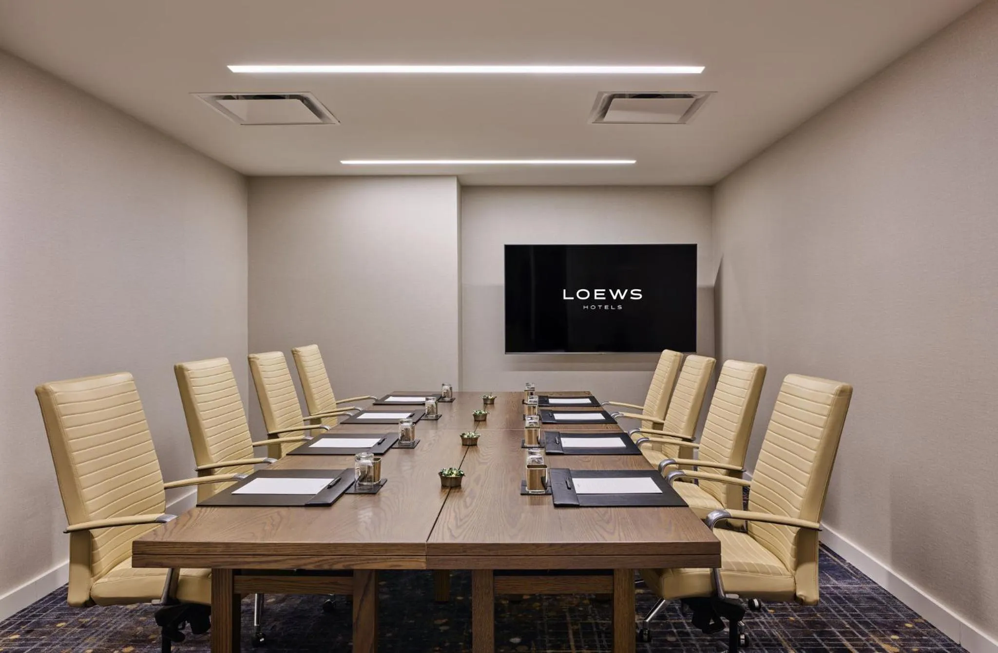 Meeting/conference room in Loews Chicago Hotel