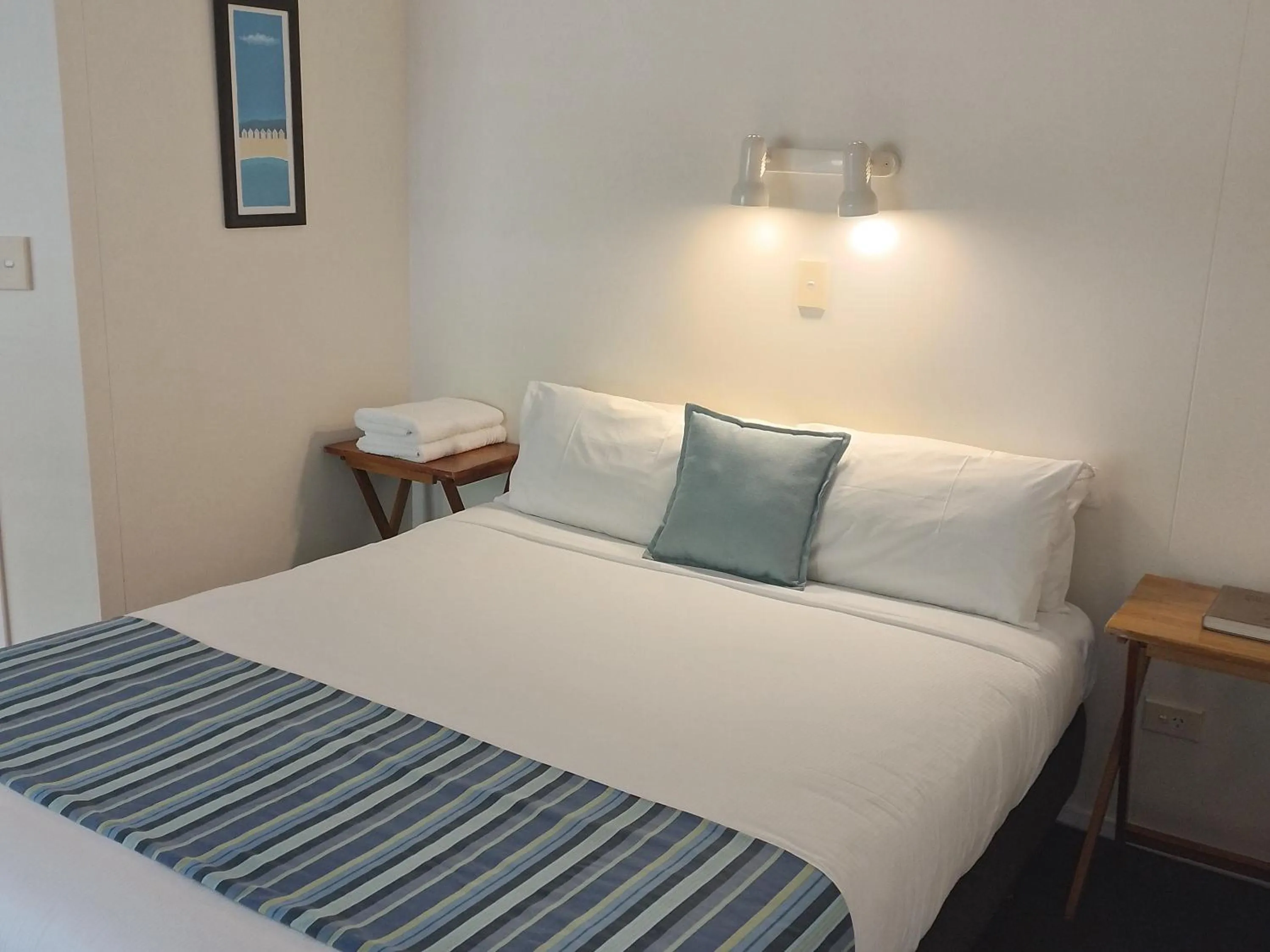 Bed in Acacia Lodge Motel