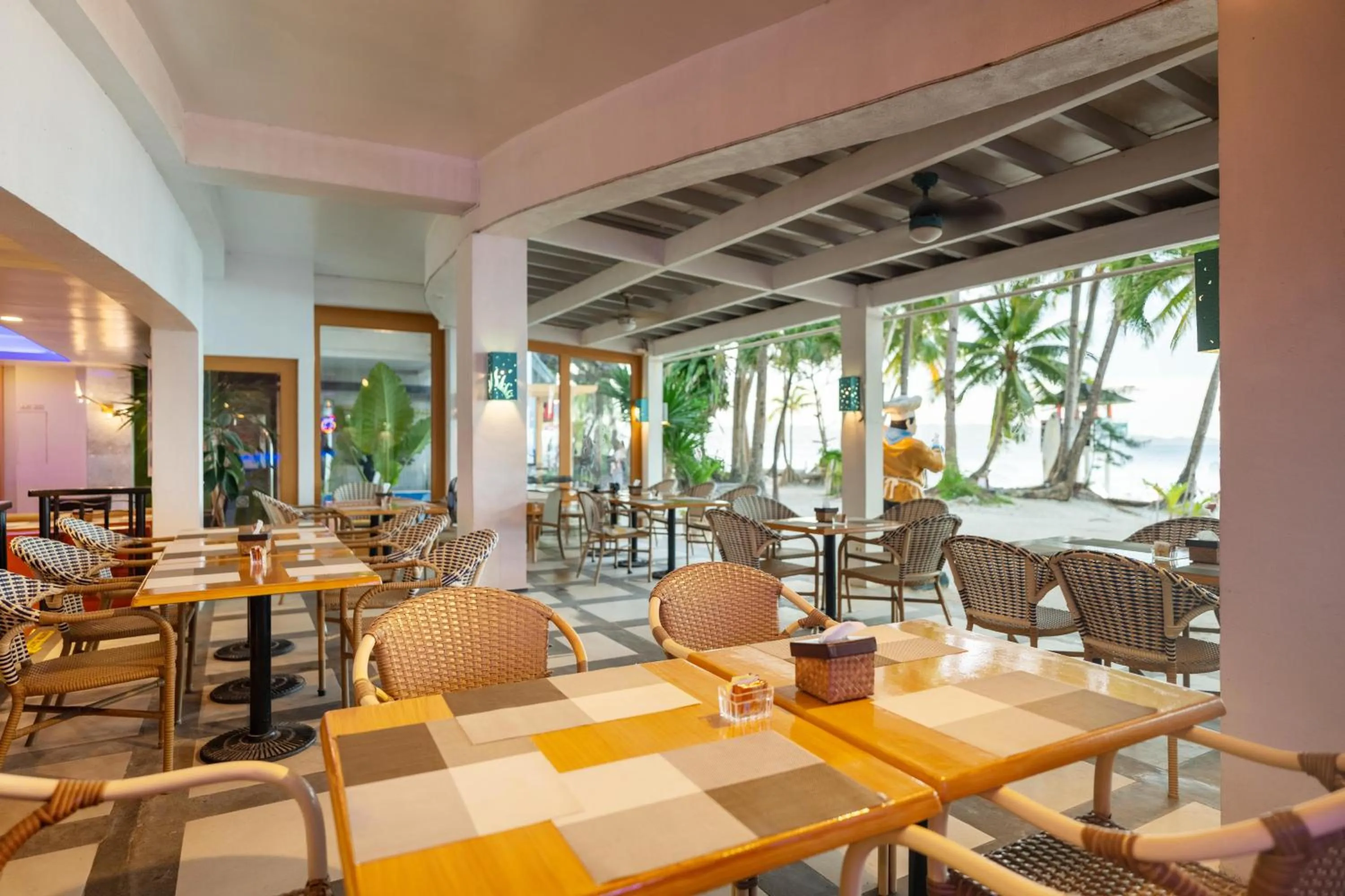 Restaurant/places to eat in Le Soleil de Boracay Hotel