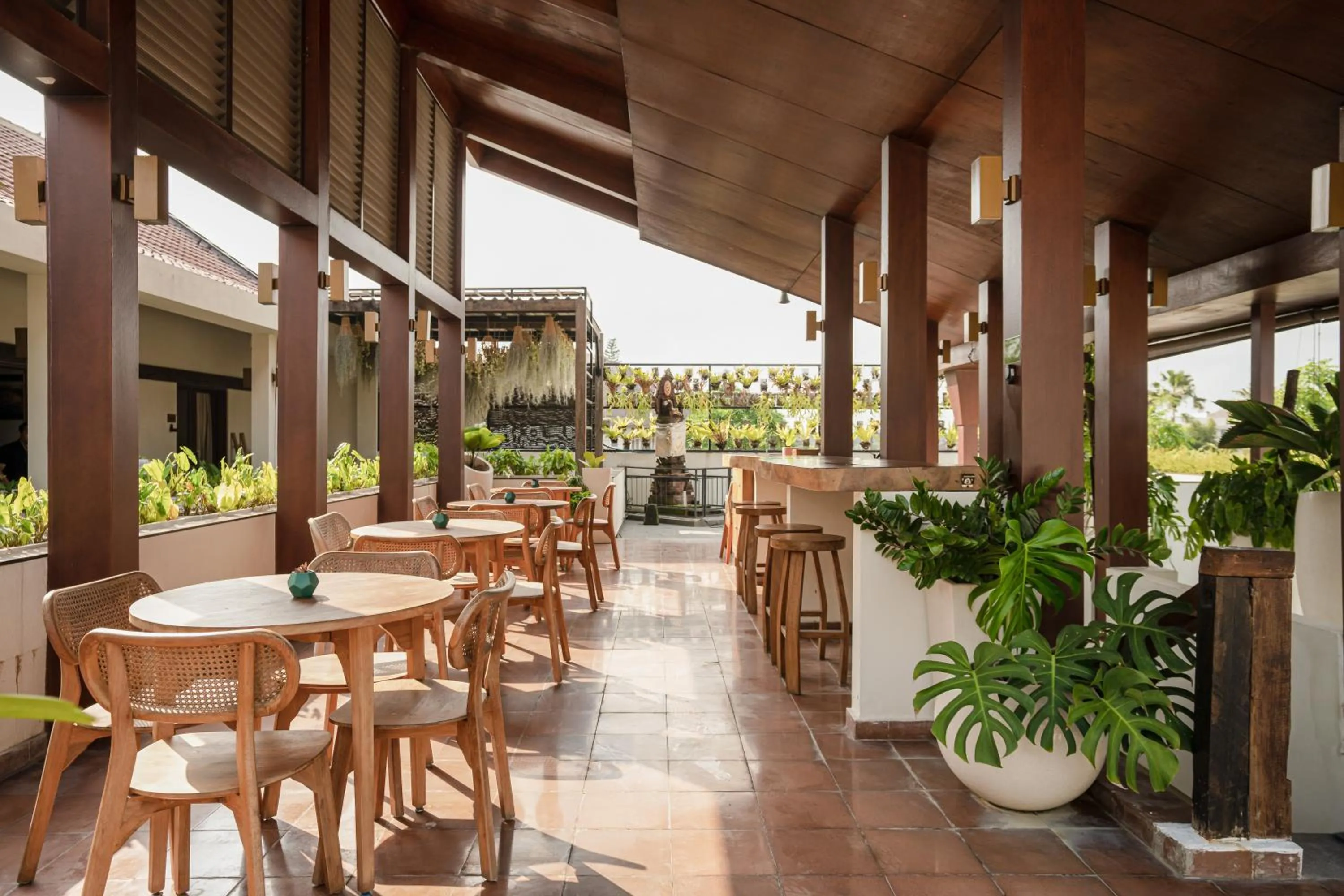 Restaurant/places to eat in Sedasa Lodge