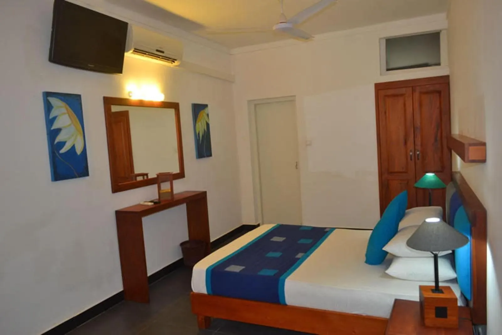 Photo of the whole room, Bed in Star Beach Guest House