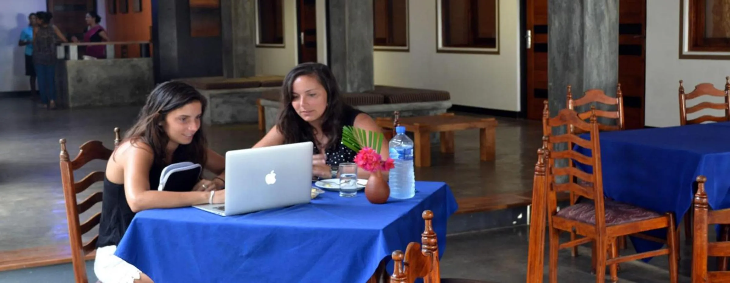 Restaurant/places to eat in Star Beach Guest House