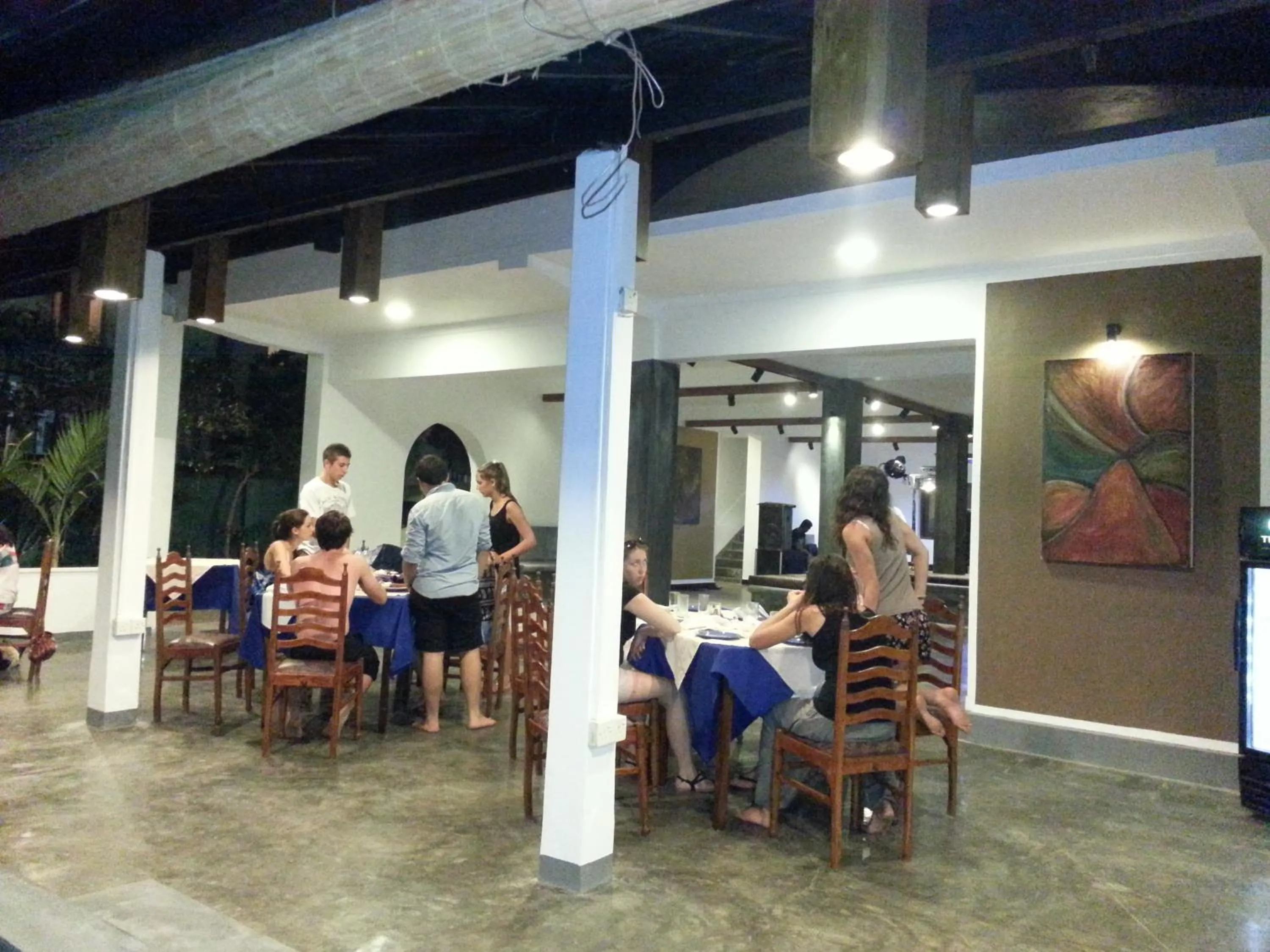 Restaurant/places to eat in Star Beach Guest House