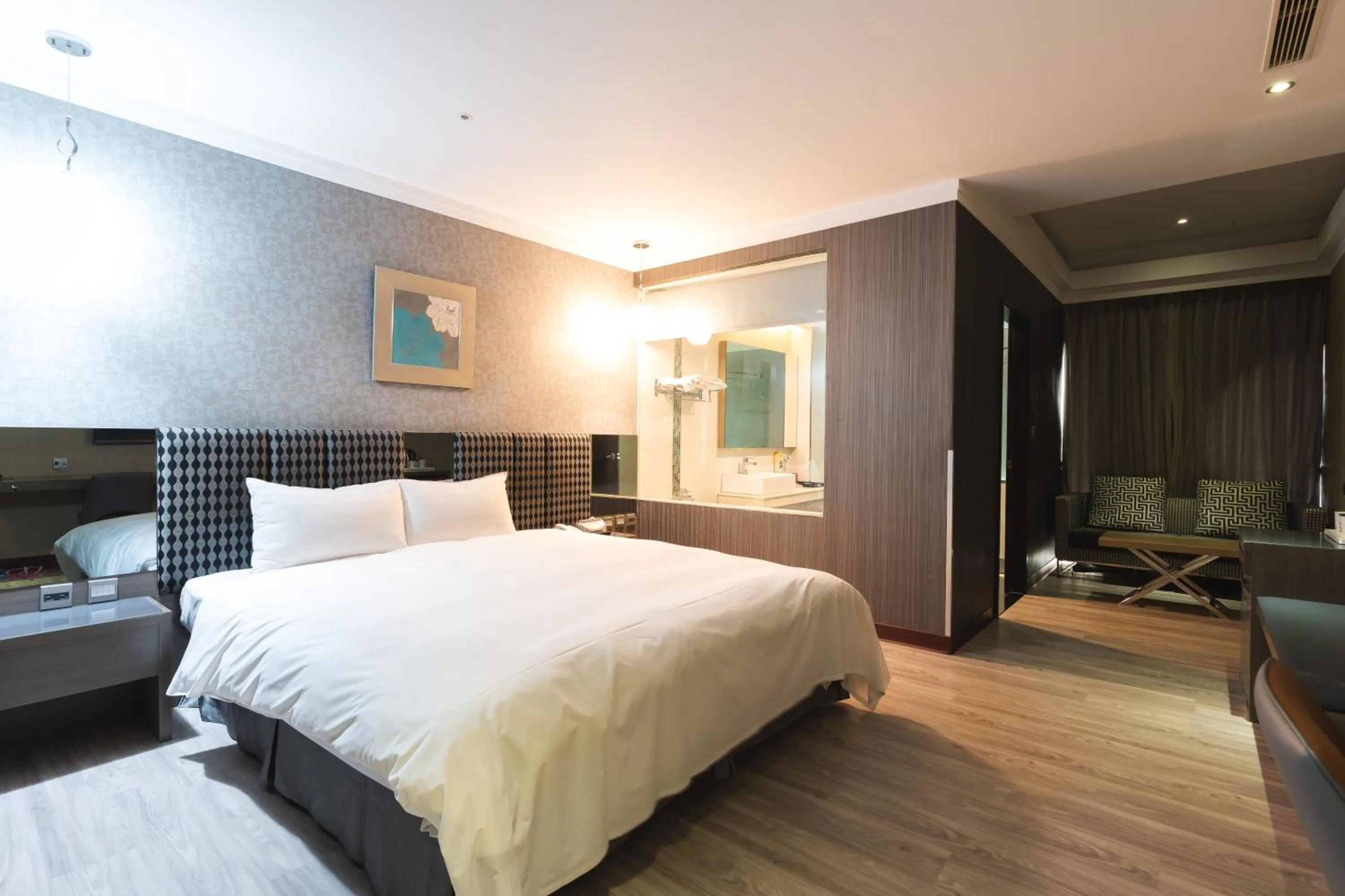 Bed in Shianghu Boutique Hotel