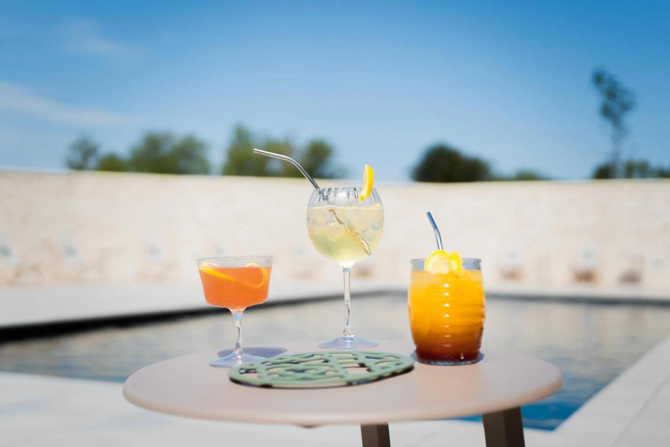 Lounge or bar in Bô Hôtels Ambronay