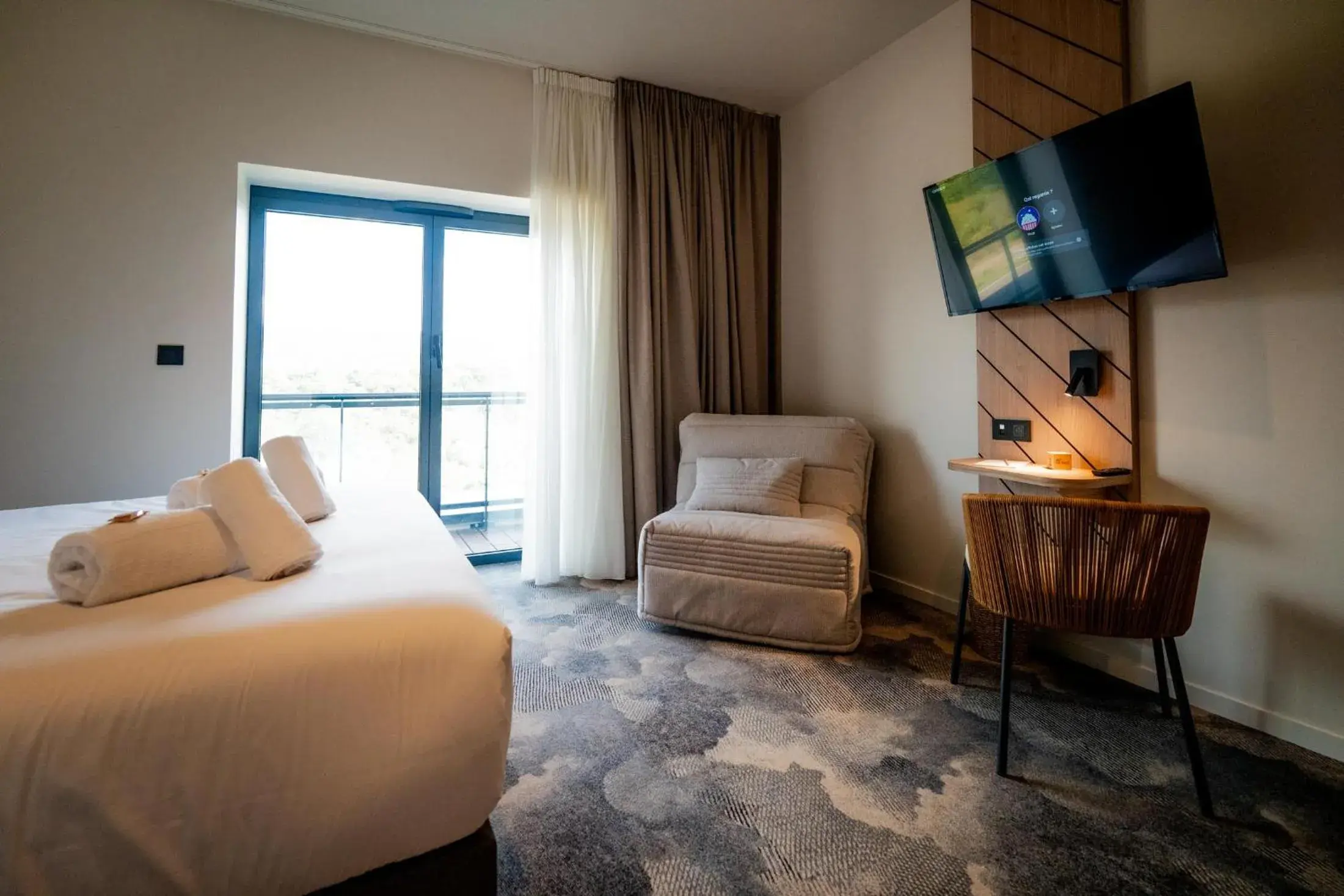 Superior Triple Room in Bô Hôtels Ambronay Superior Triple Room in Bô Hôtels Ambronay