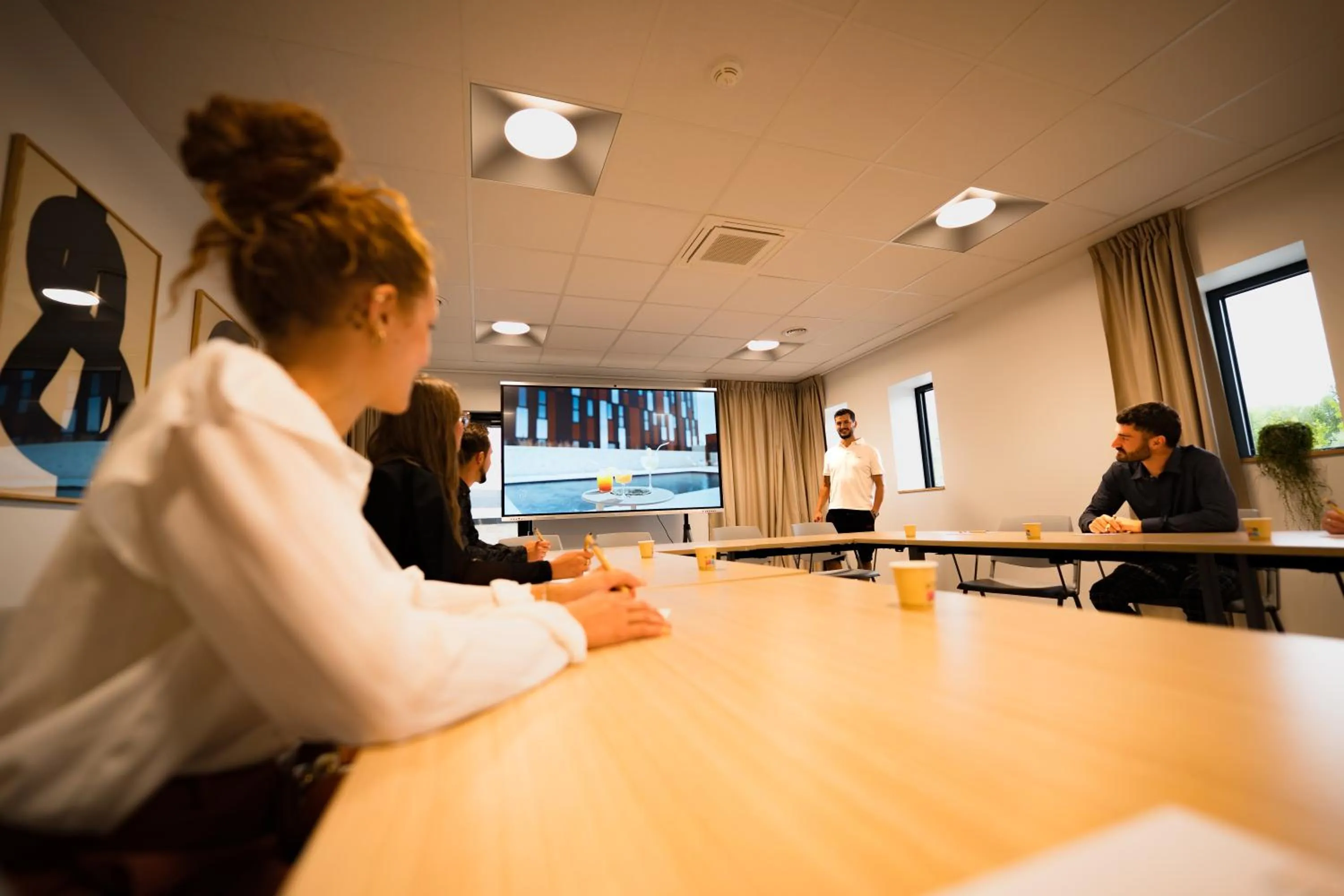 Meeting/conference room in Bô Hôtels Ambronay