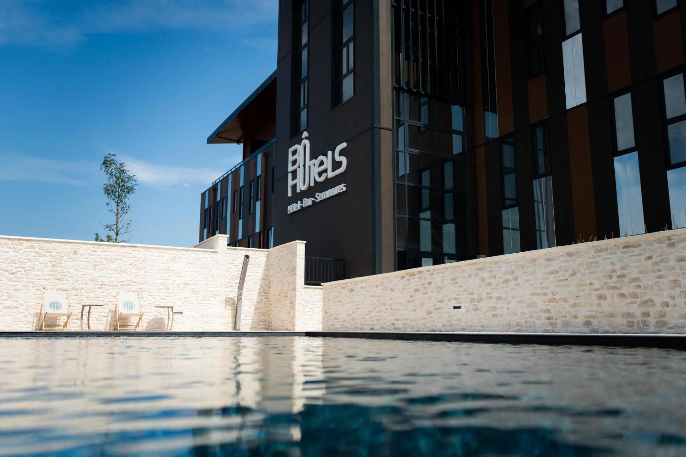 Property building in Bô Hôtels Ambronay