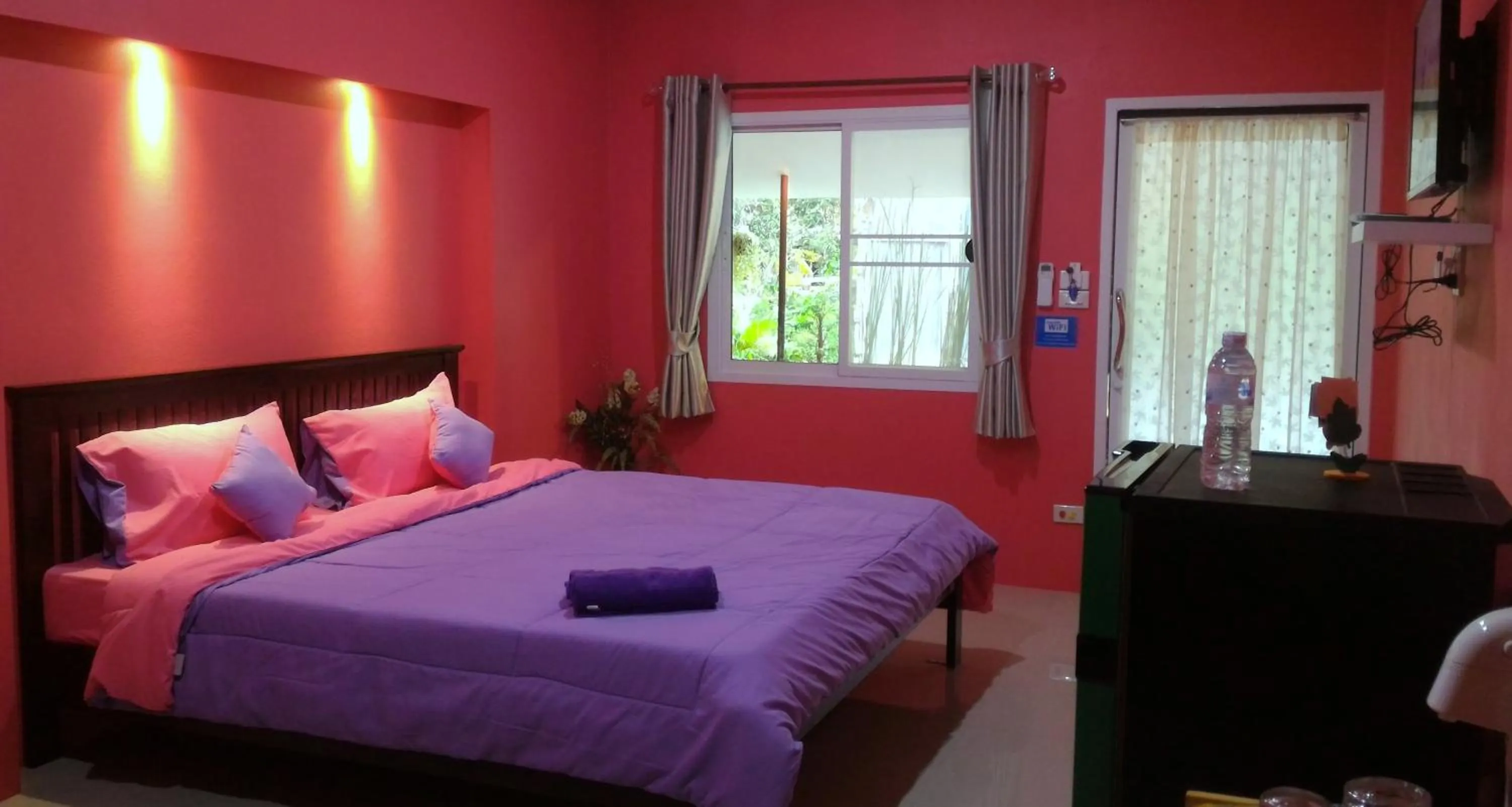 Decorative detail, Bed in Baan Benjathip