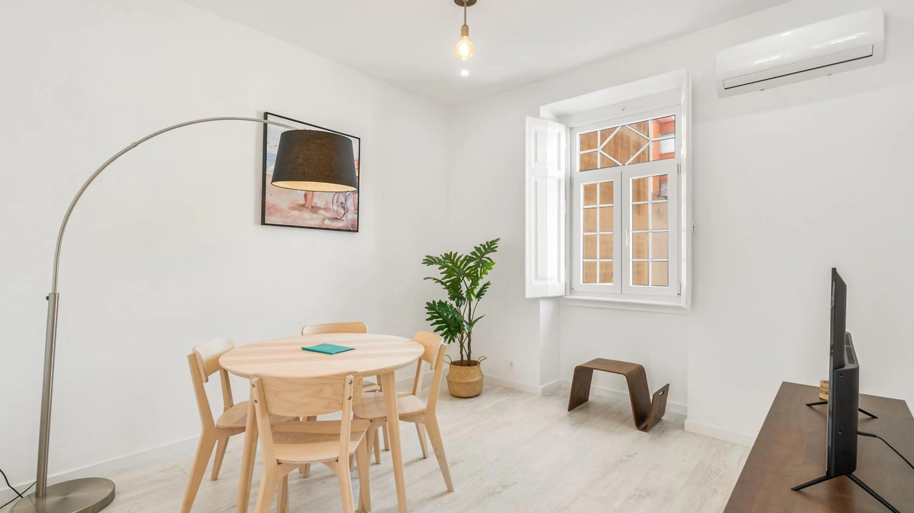 TV and multimedia in Sintra Retreat Residences by LovelyStay