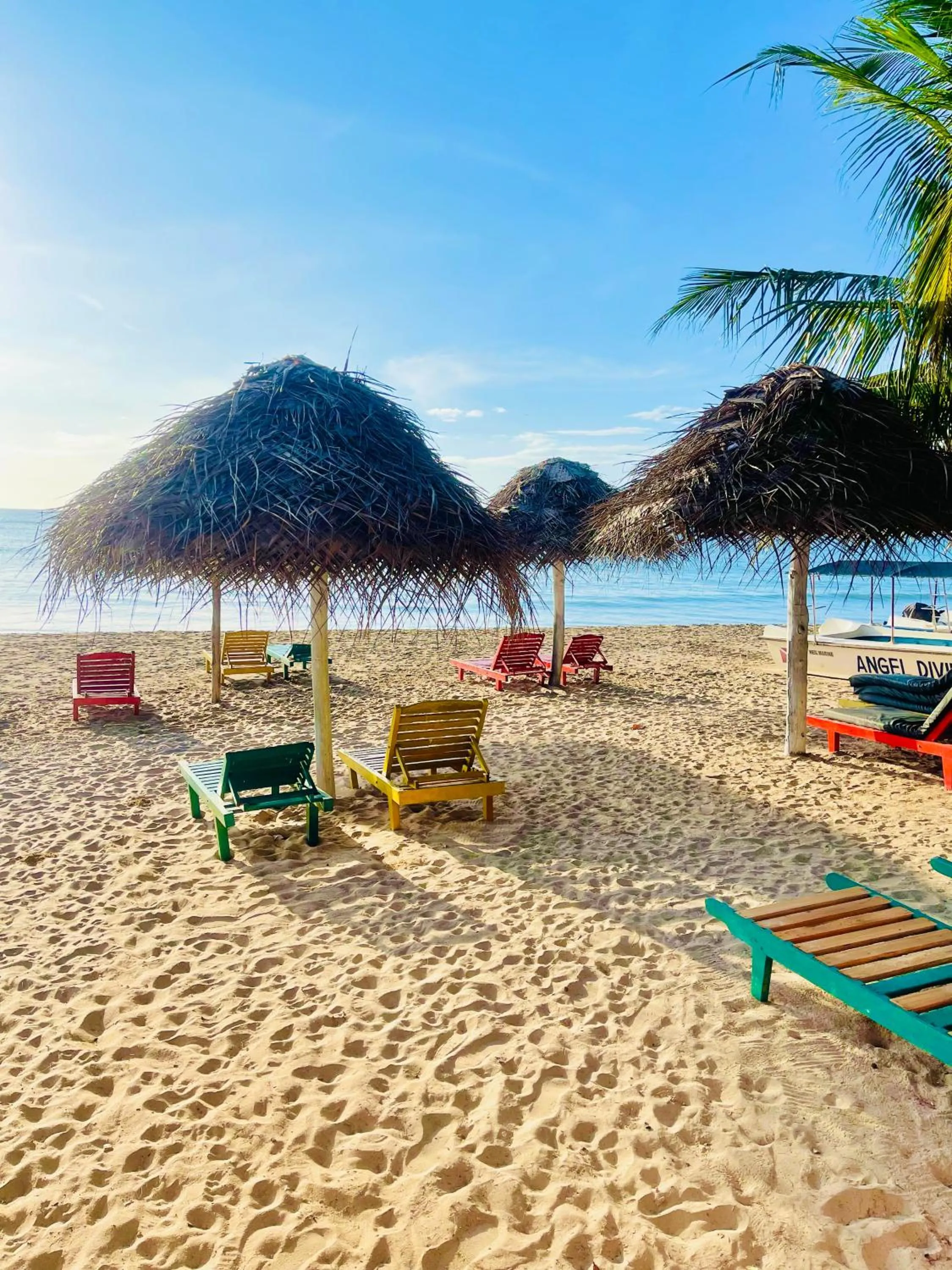 Day in Golden Beach Cottages