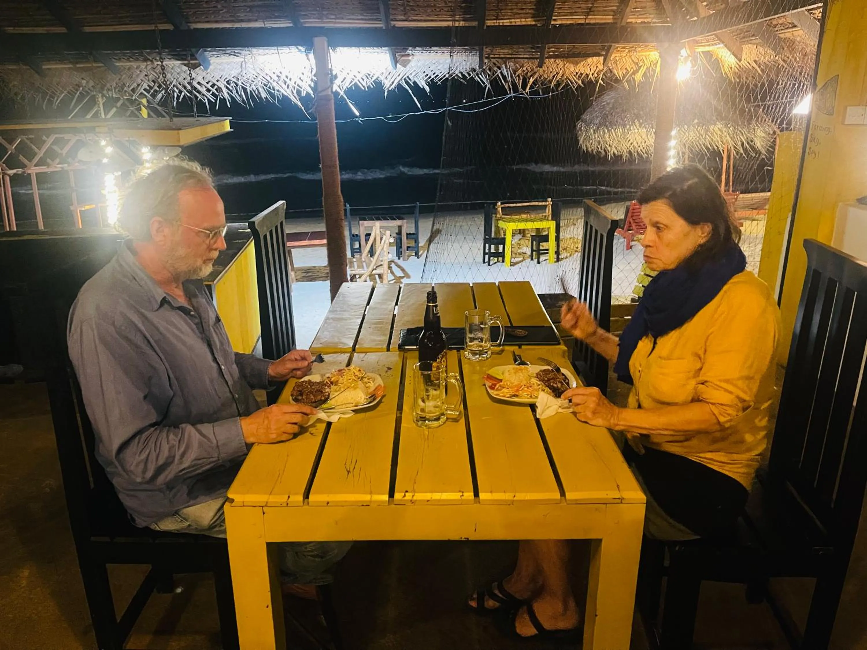 Restaurant/places to eat in Golden Beach Cottages