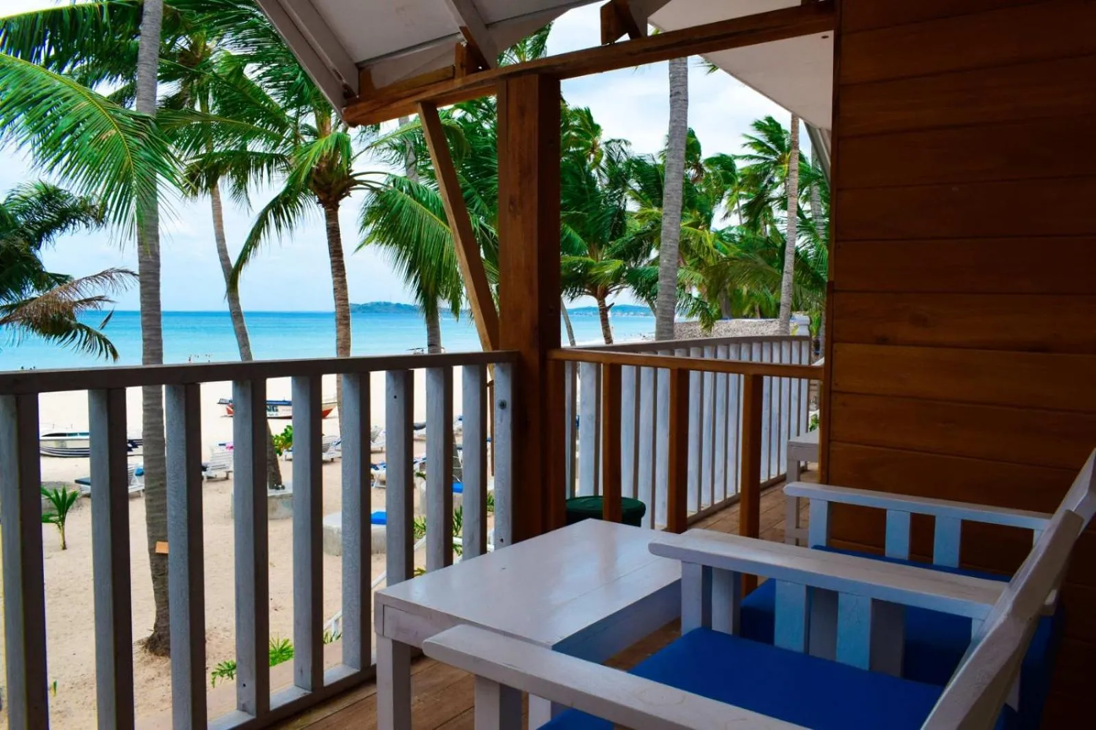 Day in Golden Beach Cottages
