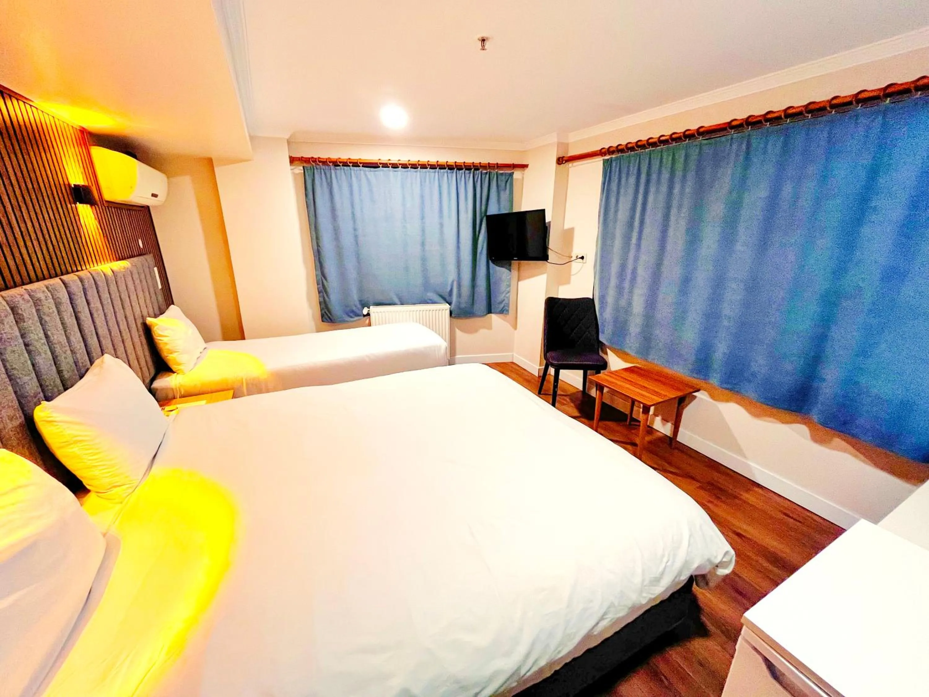 Photo of the whole room, Bed in Naila Hotel