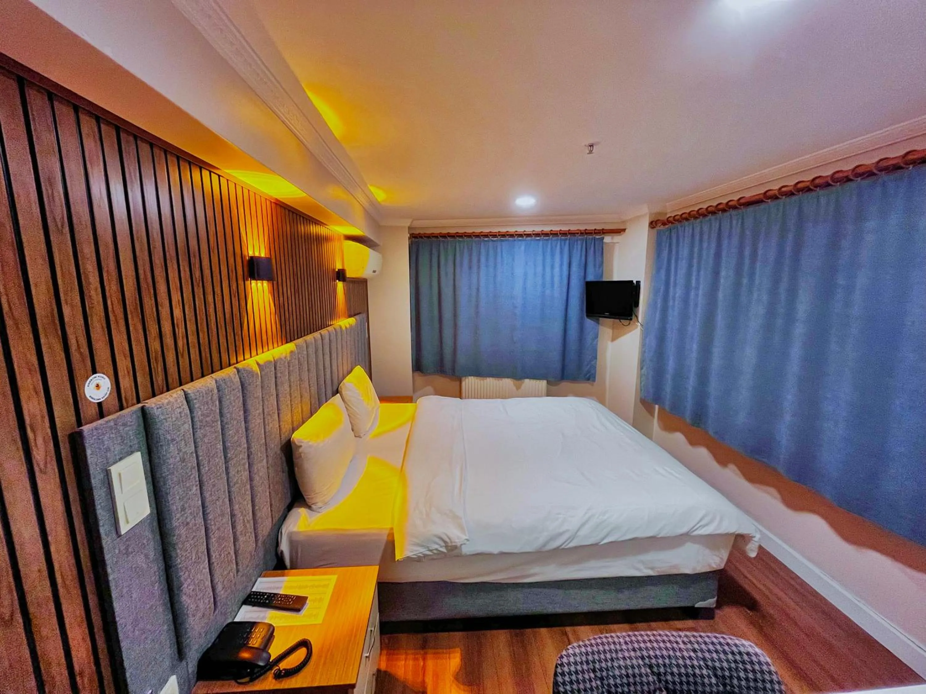 Bedroom, Bed in Naila Hotel