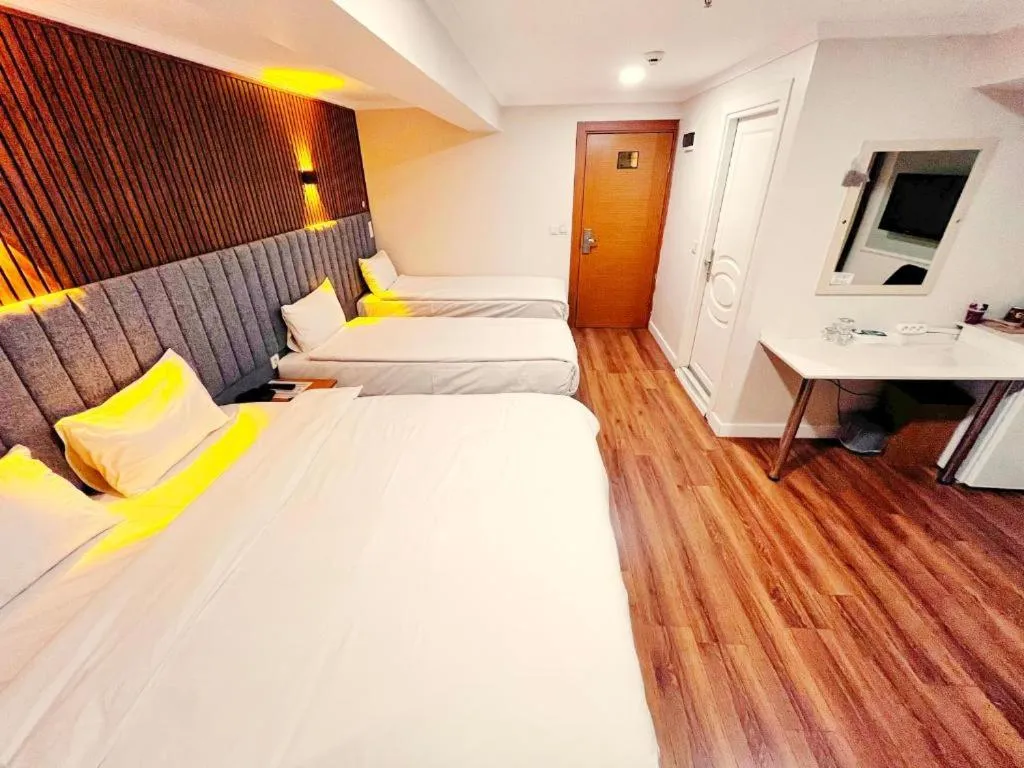 Coffee/tea facilities, Bed in Naila Hotel