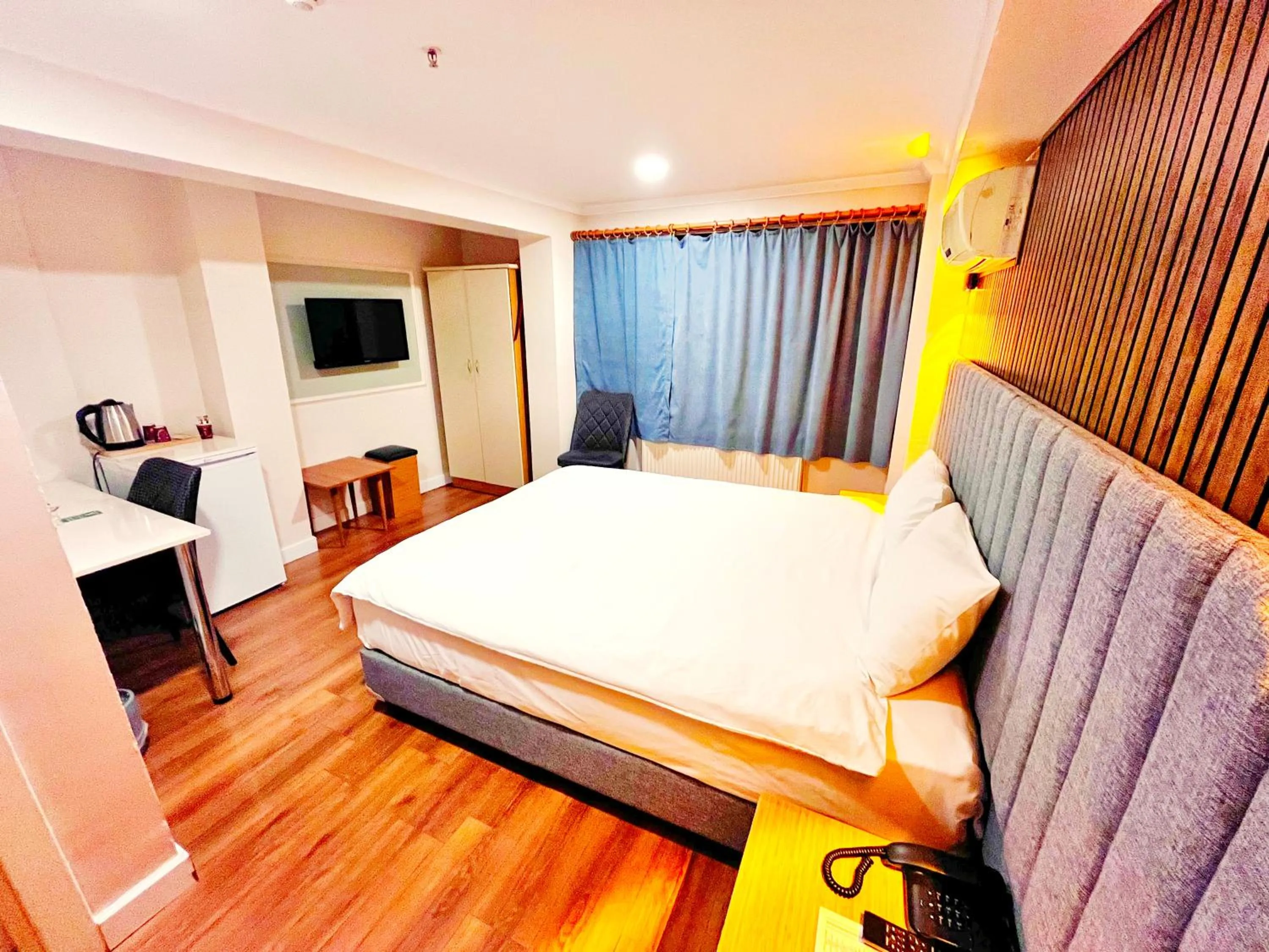 Photo of the whole room, Bed in Naila Hotel