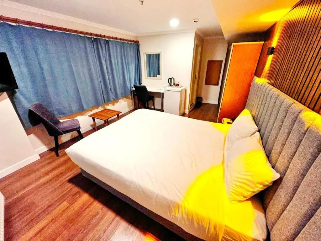 Coffee/tea facilities, Bed in Naila Hotel