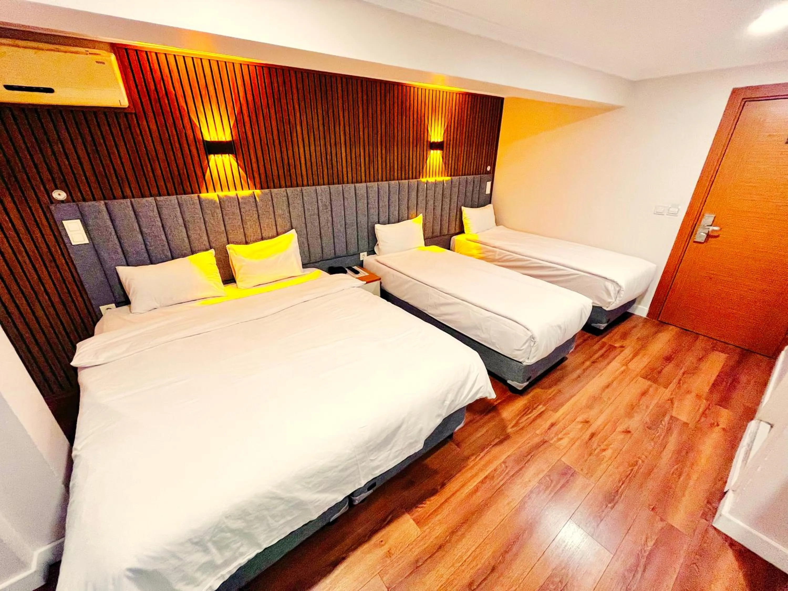 Photo of the whole room, Bed in Naila Hotel