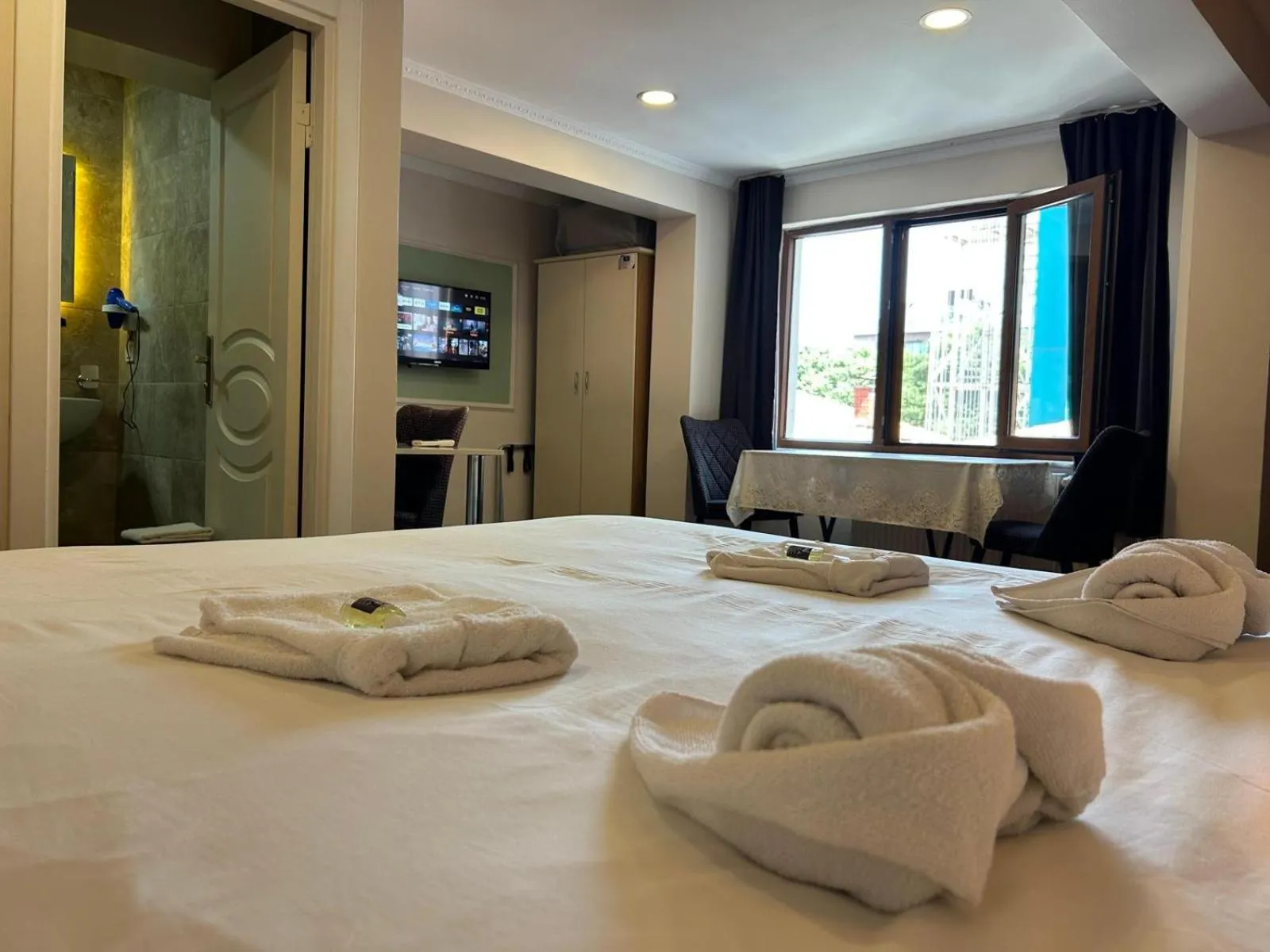 Photo of the whole room, Bed in Naila Hotel