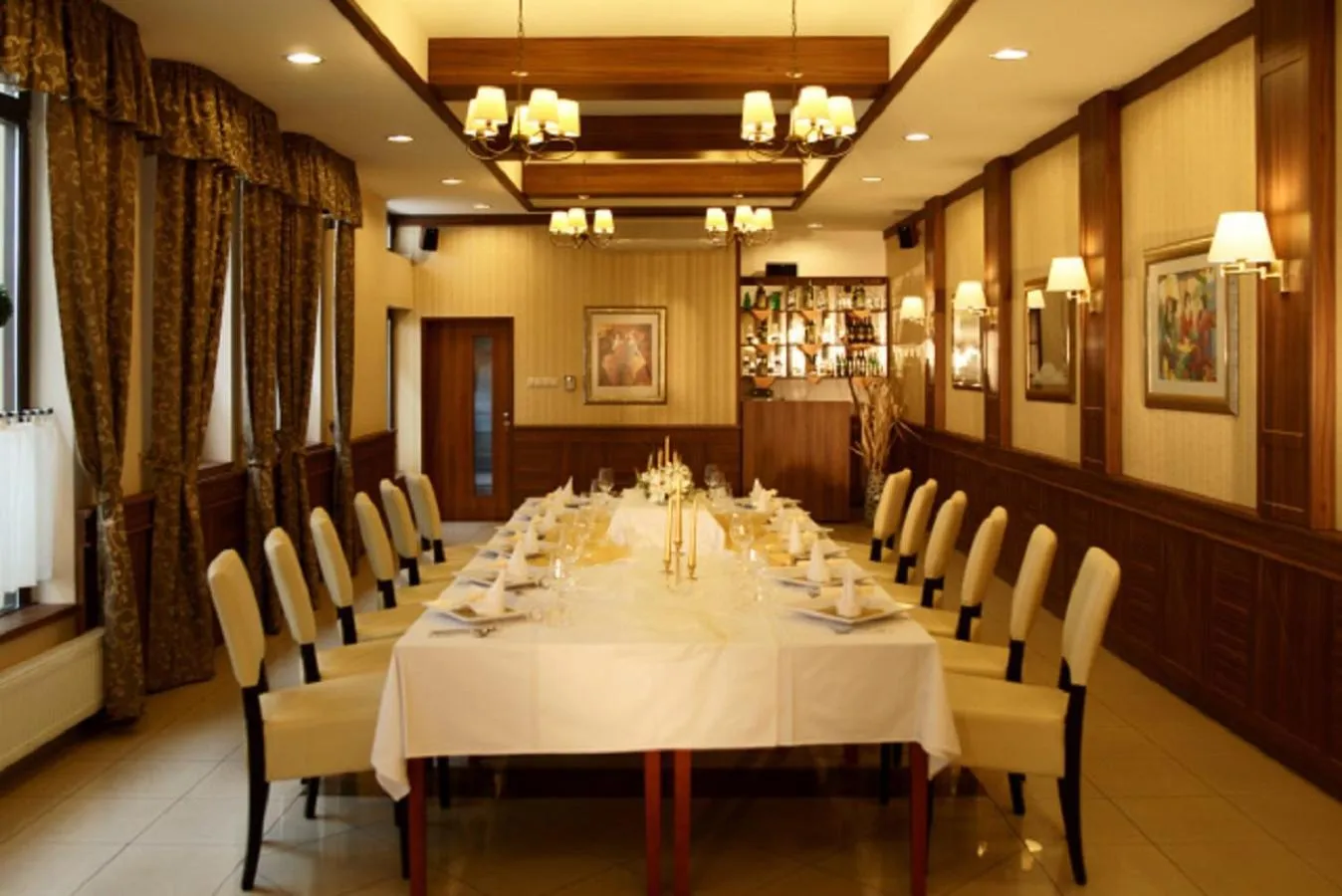 Restaurant/places to eat in Hotel Barbakan