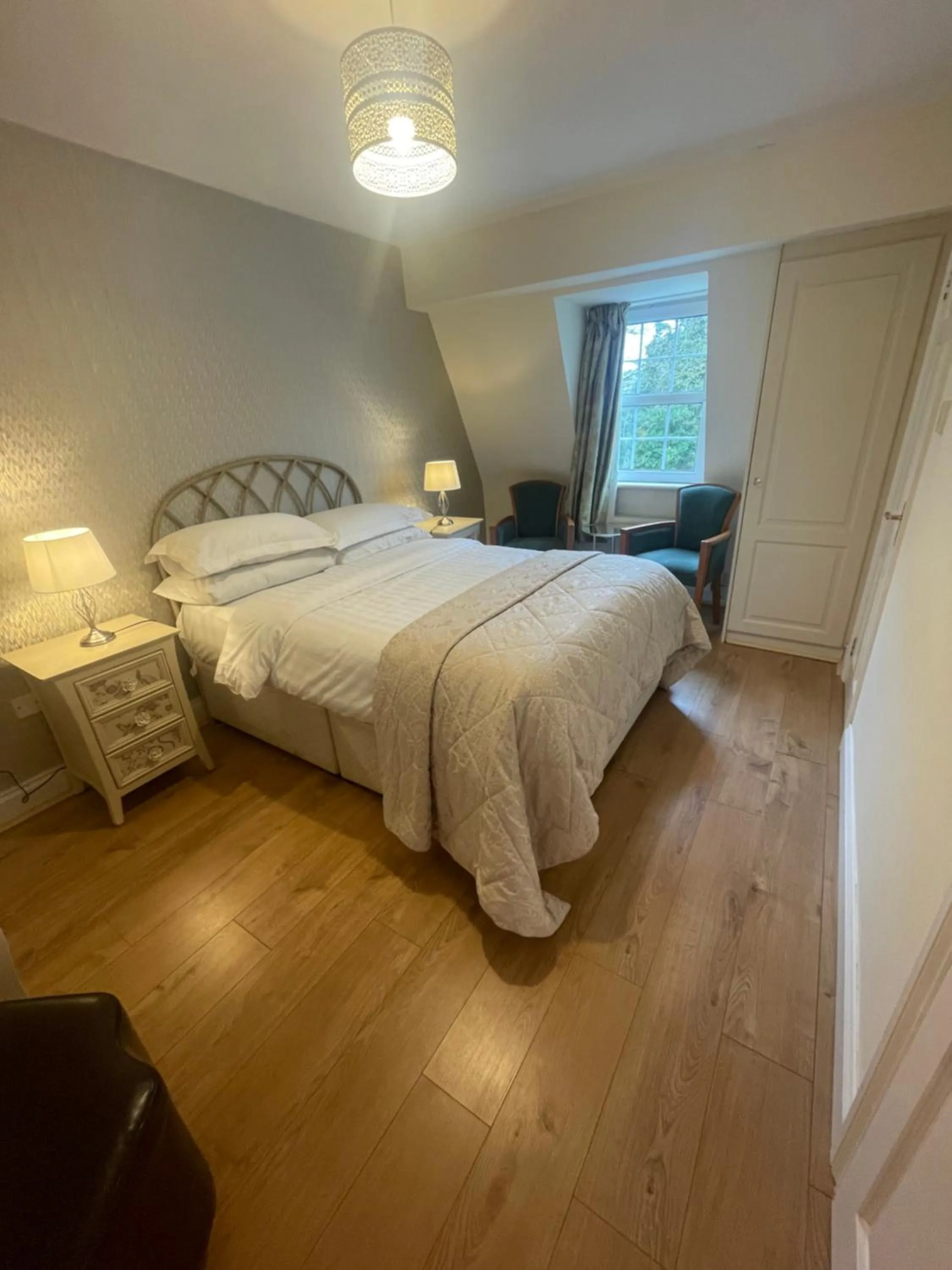 Bedroom, Bed in Beechwood House Accommodation